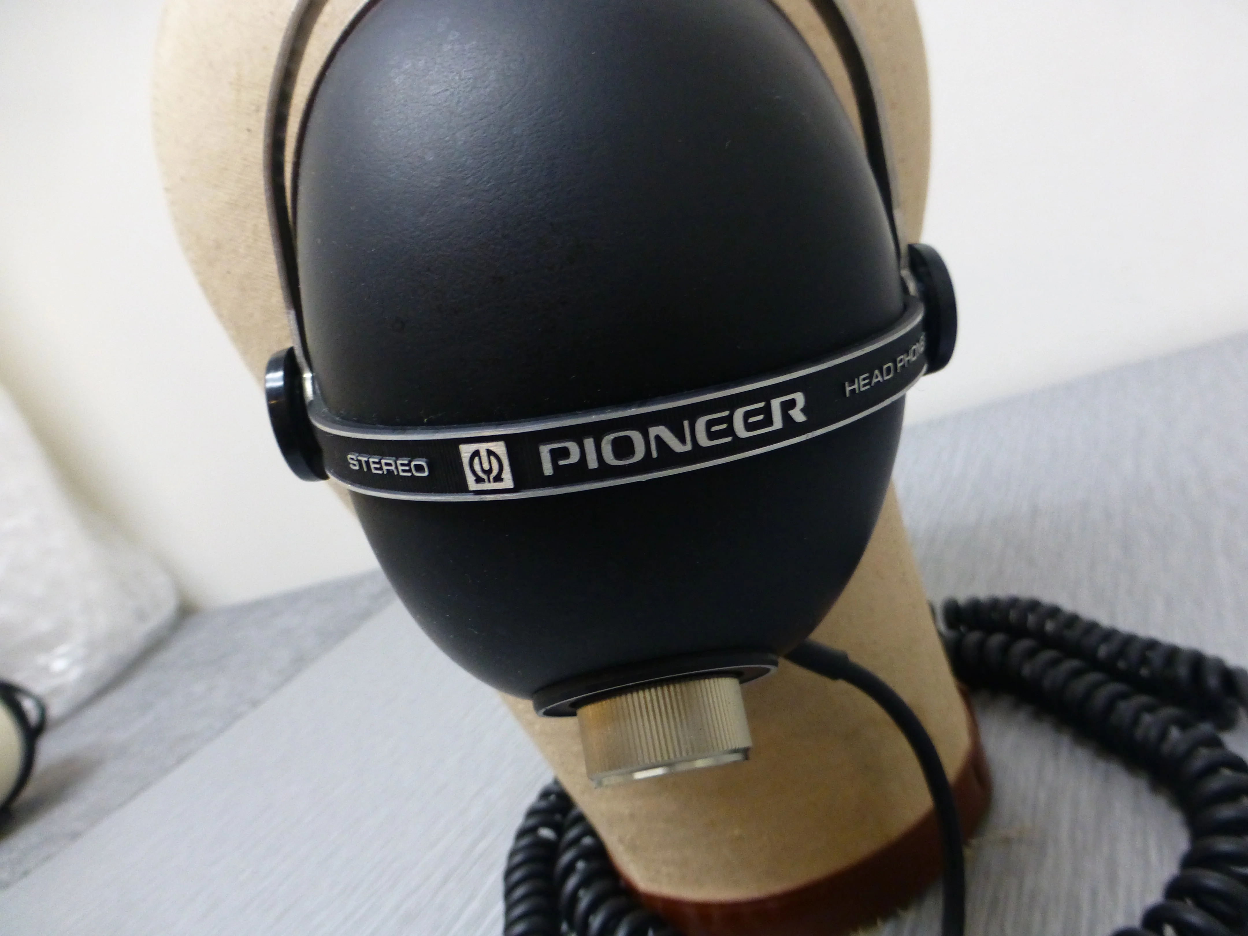 Pioneer SE-405 Stereo Headphones - Image 7