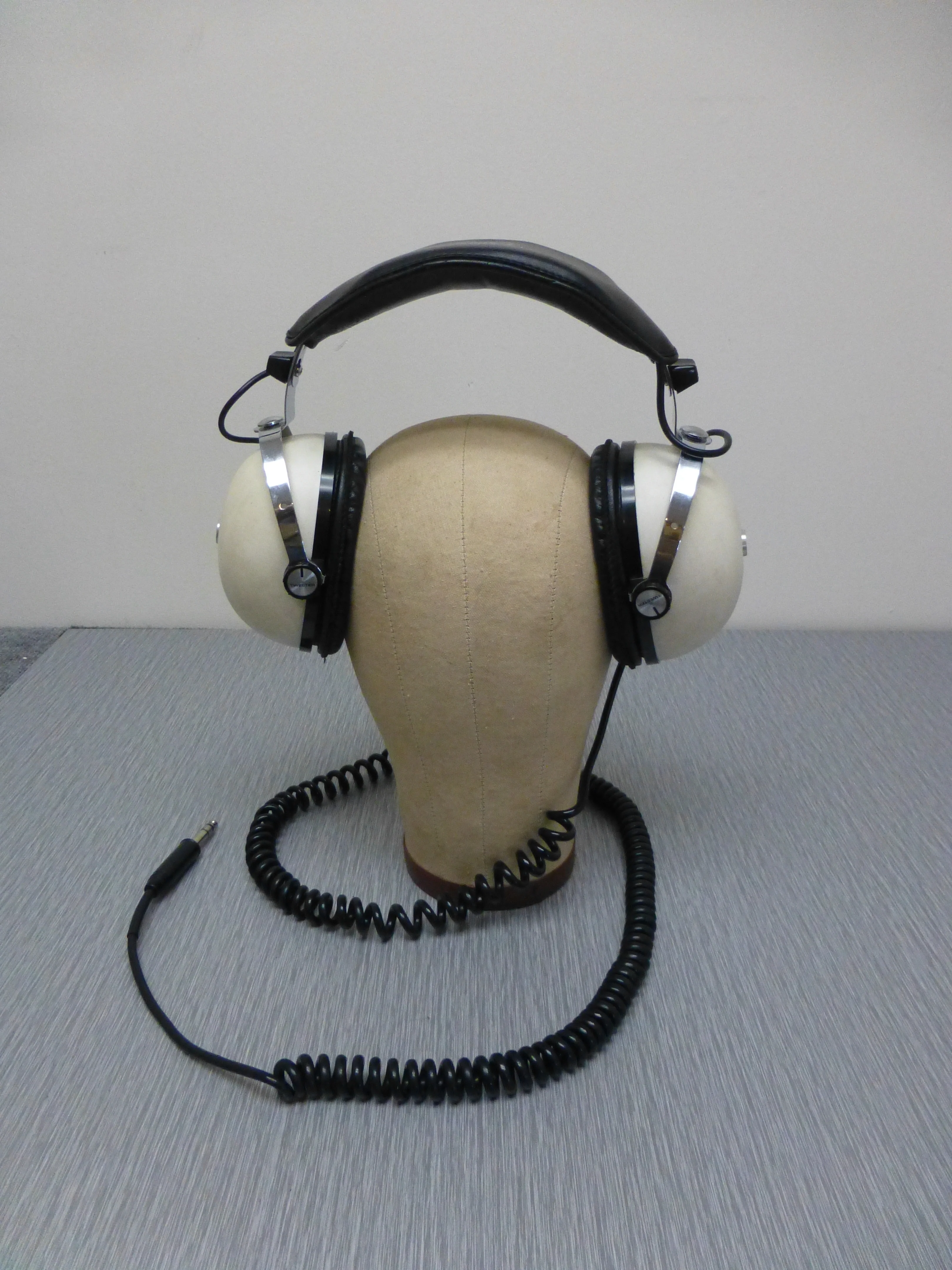 Pioneer SE-50 Stereo Headphones - Image 3
