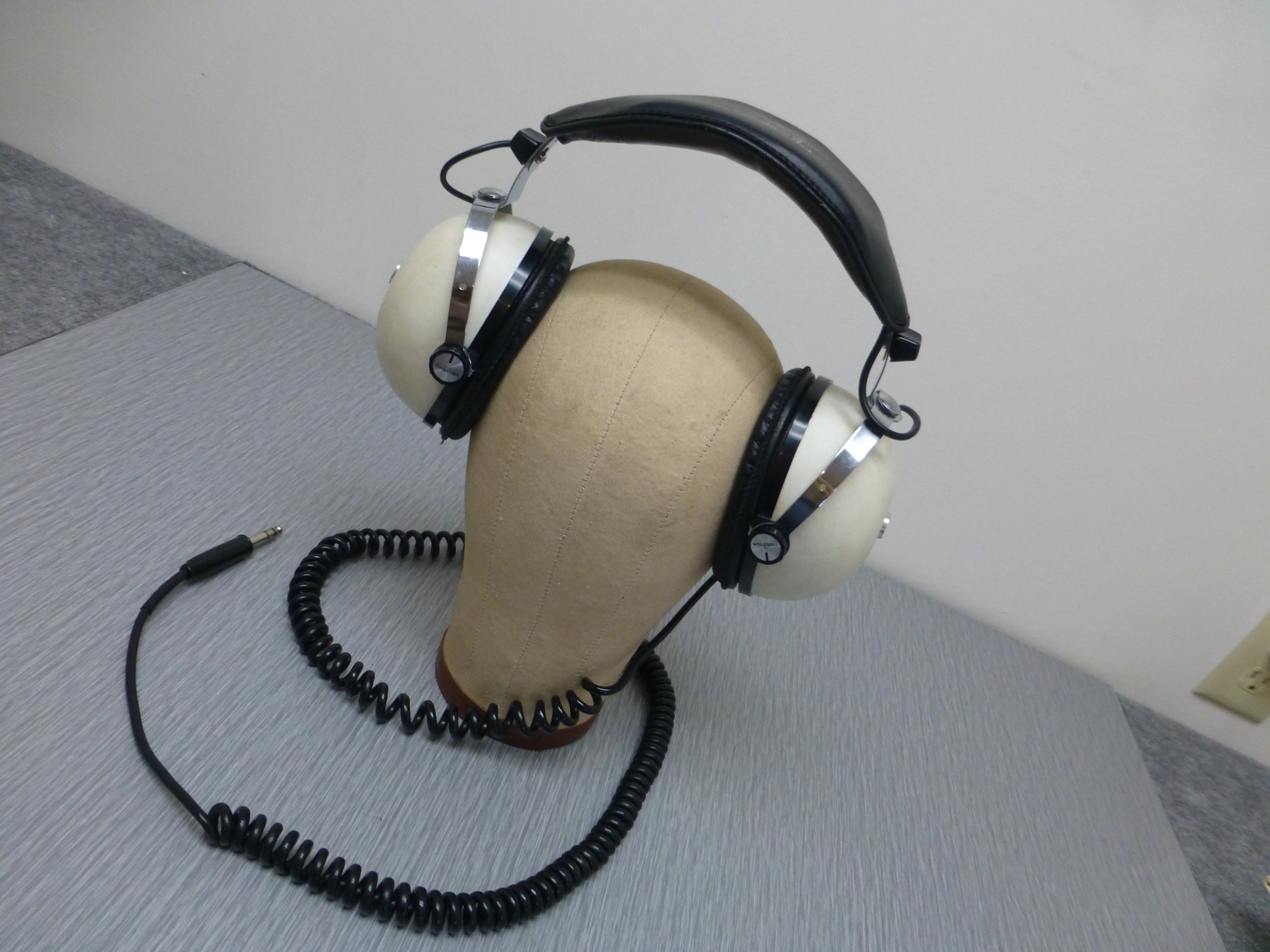 Pioneer SE-50 Stereo Headphones - Image 6