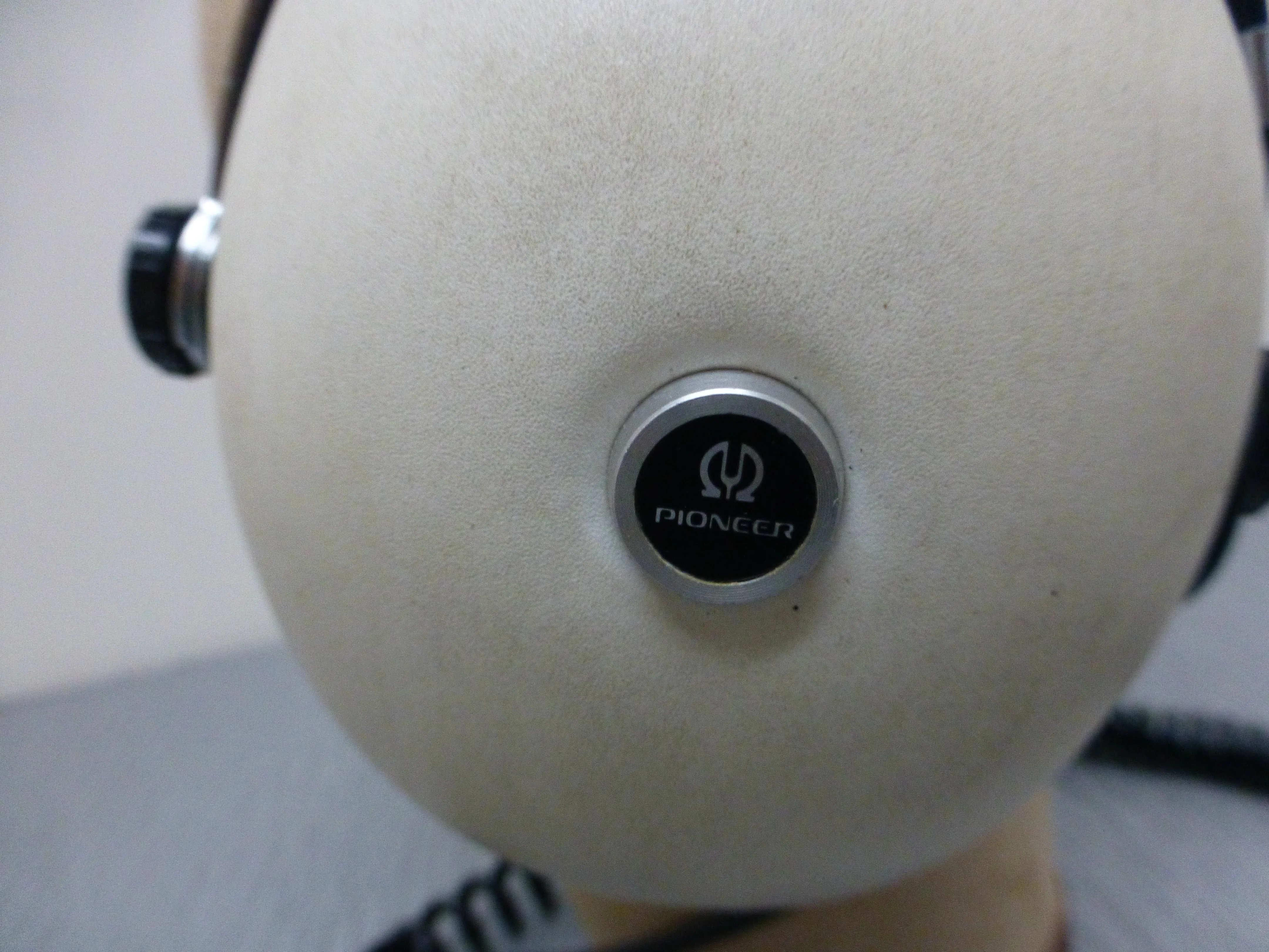 Pioneer SE-50 Stereo Headphones - Image 9