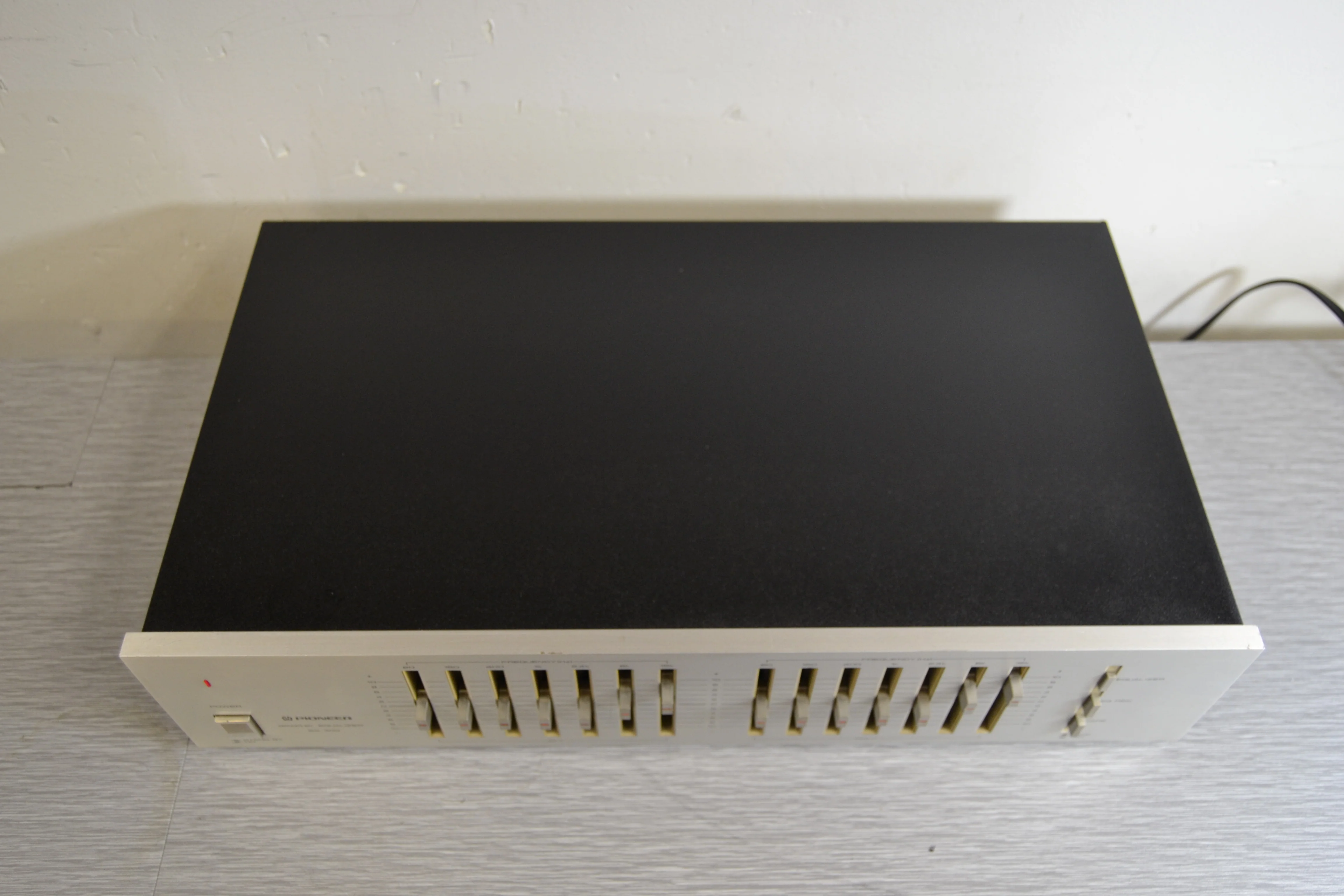 Pioneer SG-300 Graphic Equalizer - Image 5