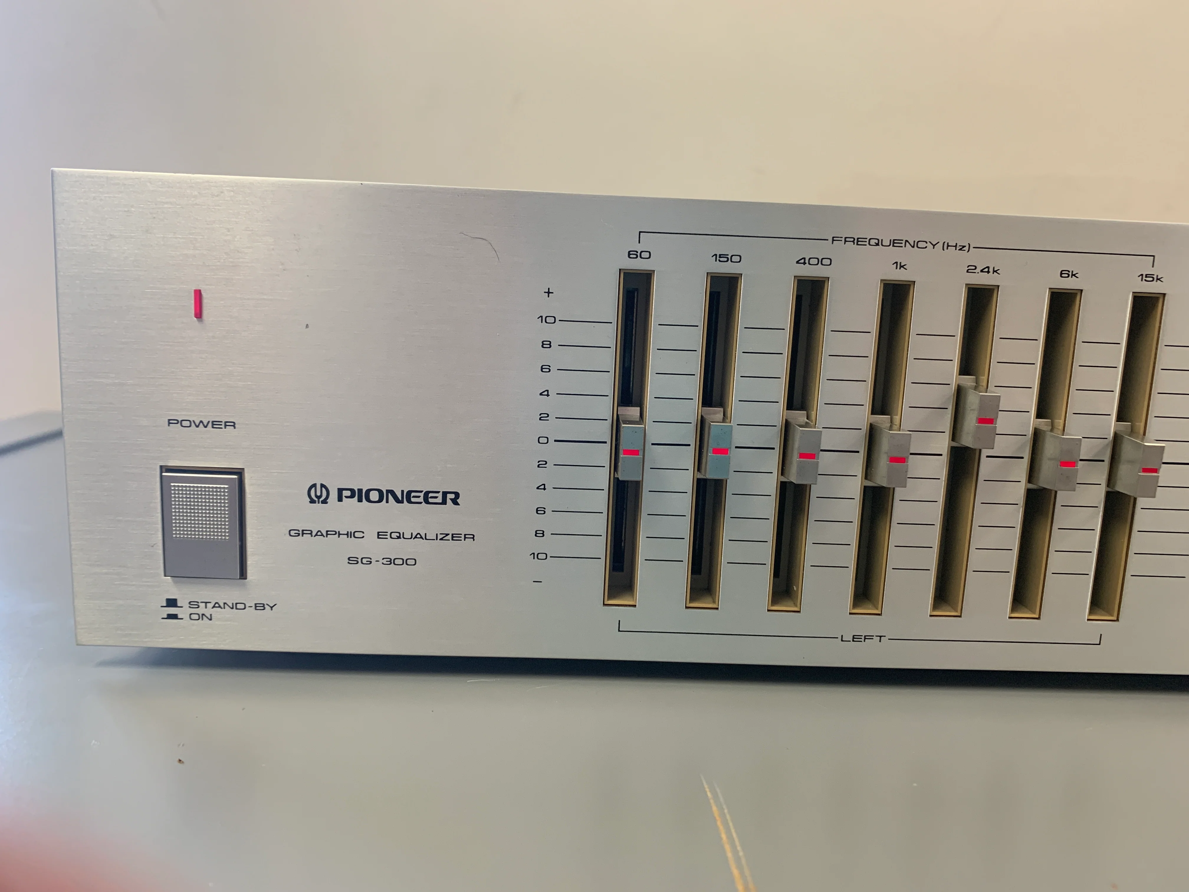 Pioneer SG-300 Stereo Graphic Equalizer - Image 4