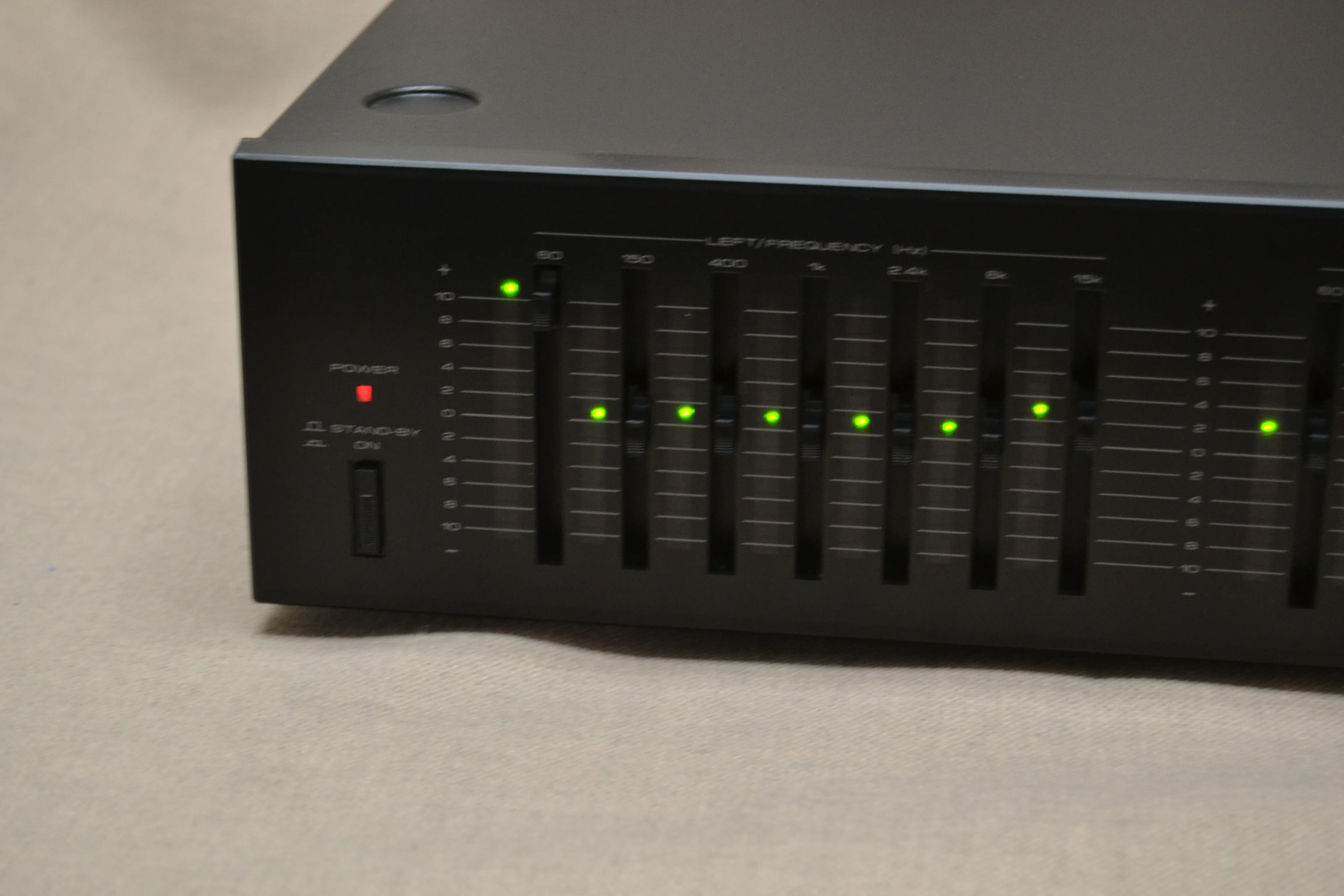 Pioneer SG-530 Graphic Equalizer - Image 2