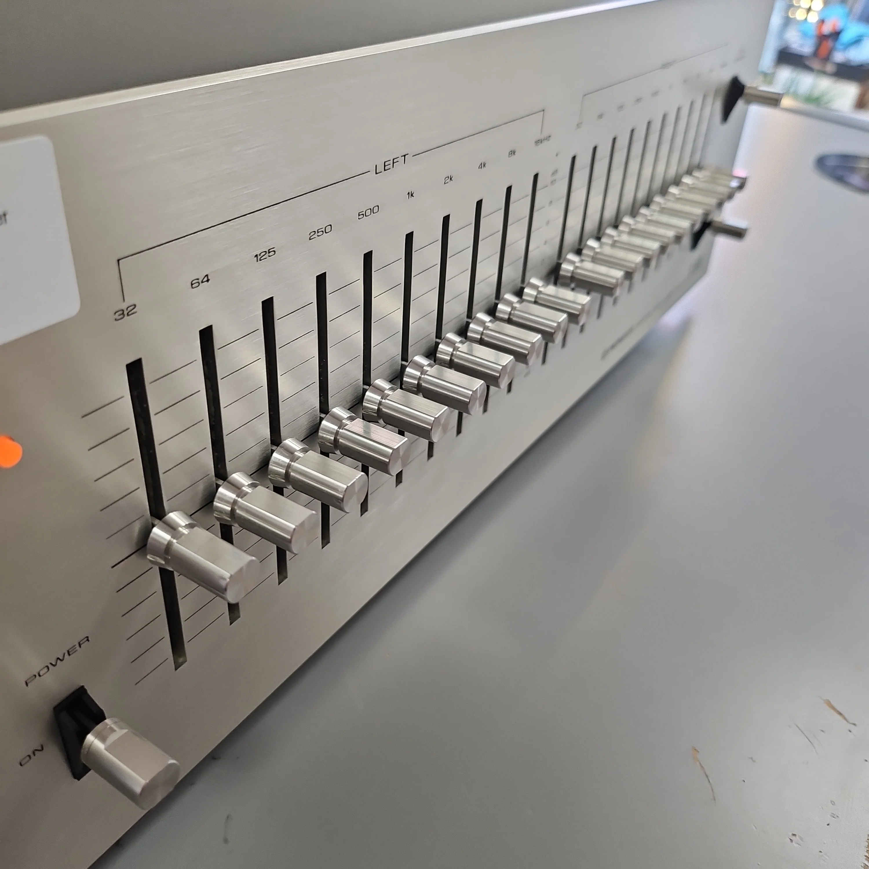Pioneer SG-9500 Graphic Equalizer - Image 10