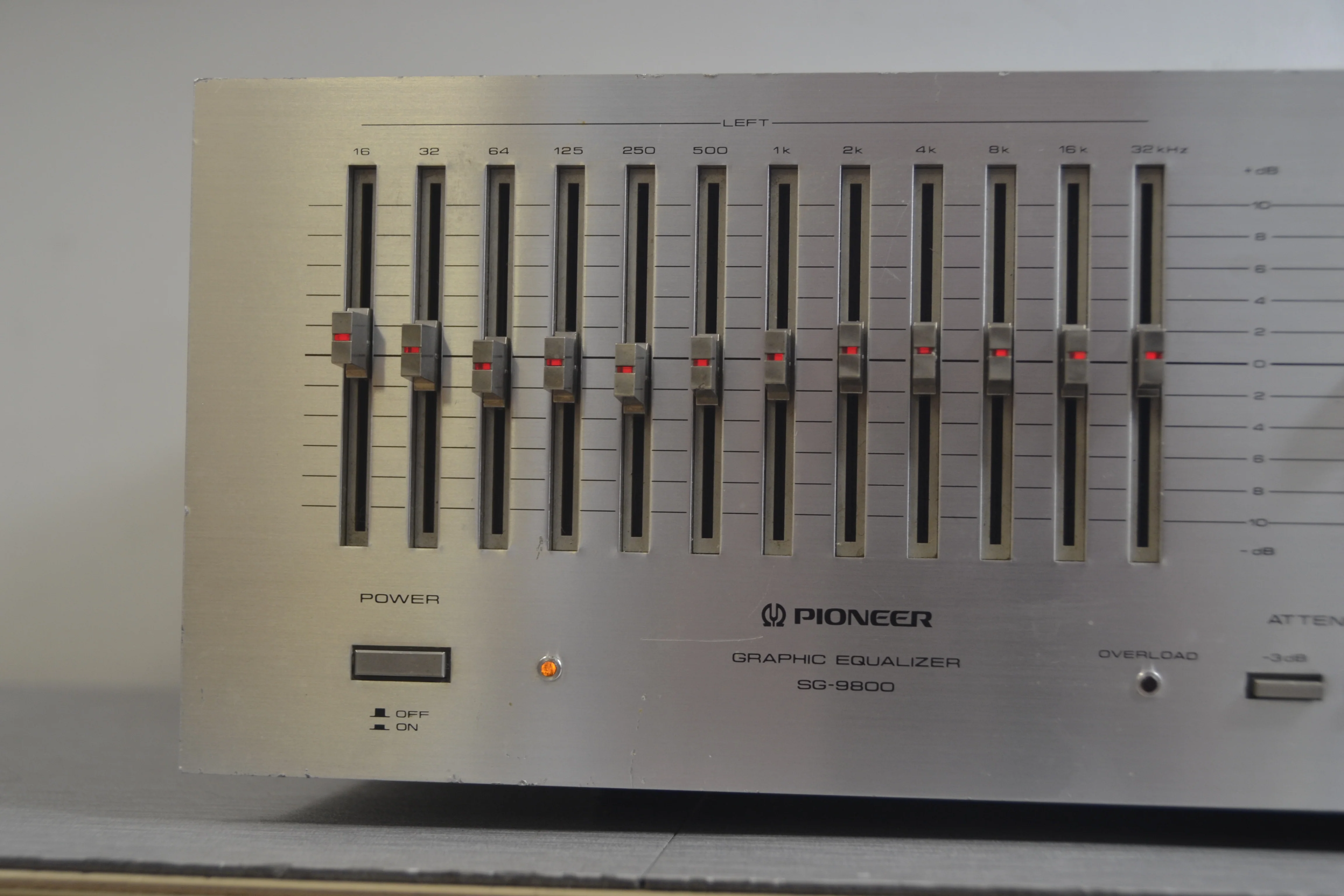 Pioneer SG-9800 Graphic Equalizer - Image 2