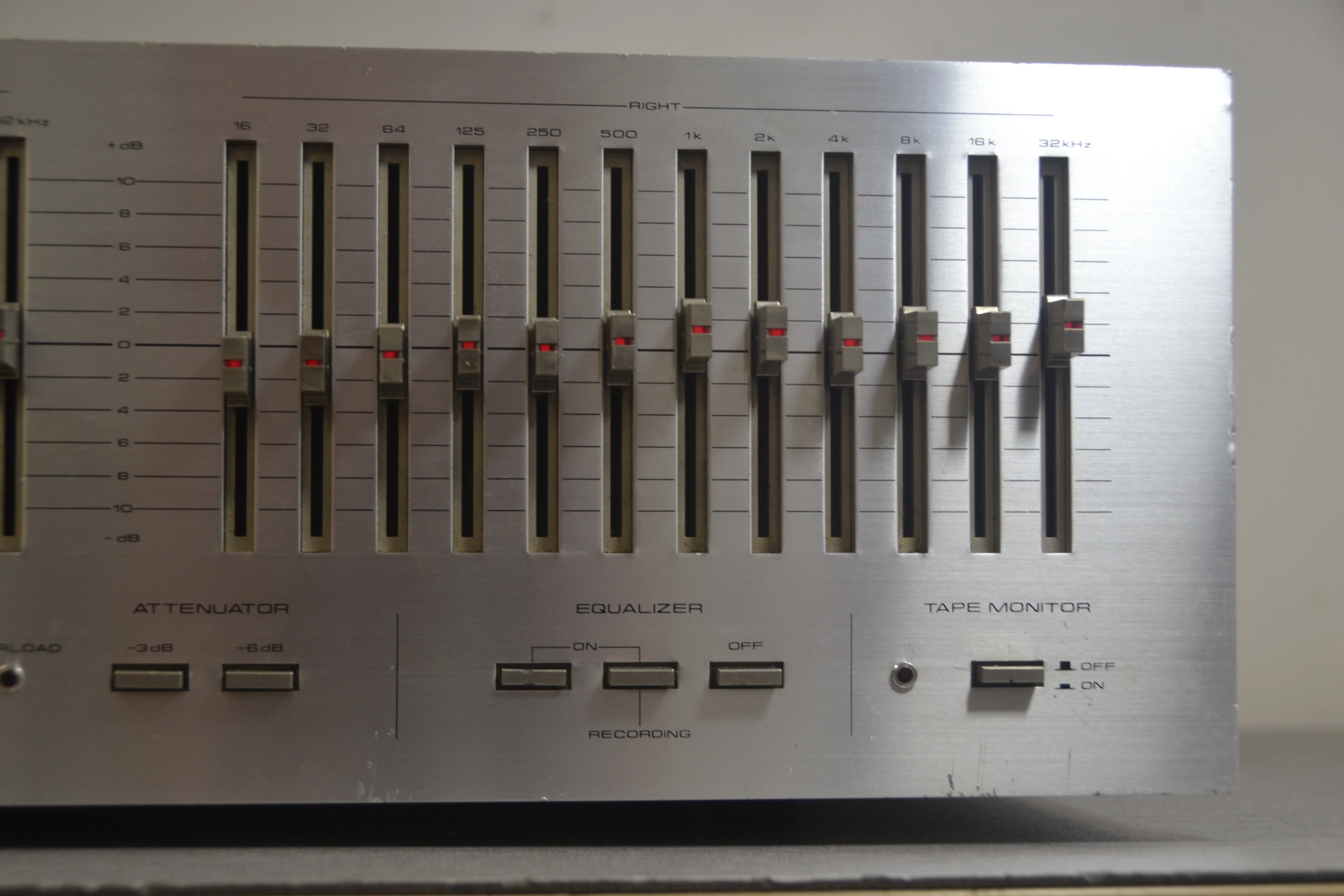 Pioneer SG-9800 Graphic Equalizer - Image 4