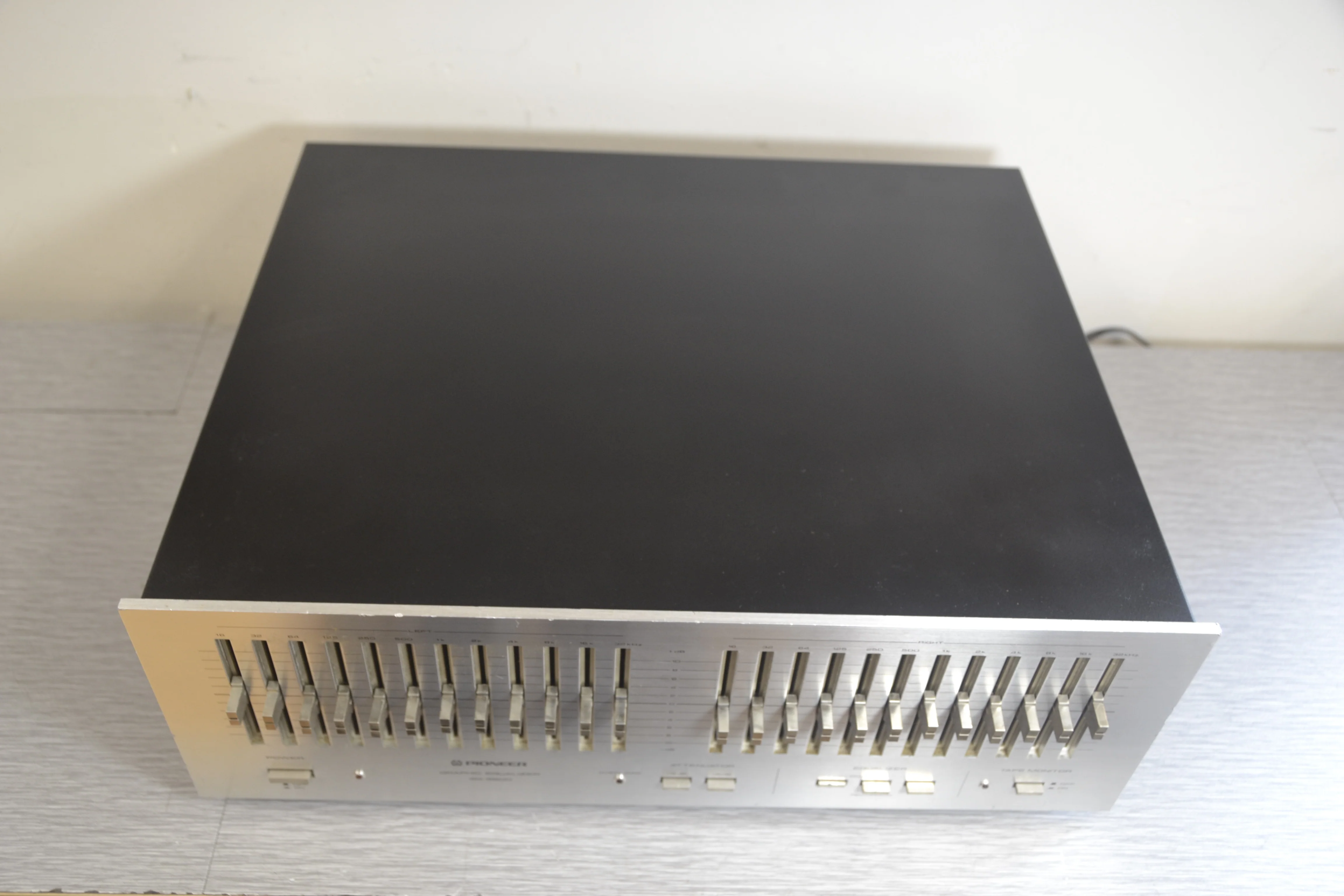 Pioneer SG-9800 Graphic Equalizer - Image 8
