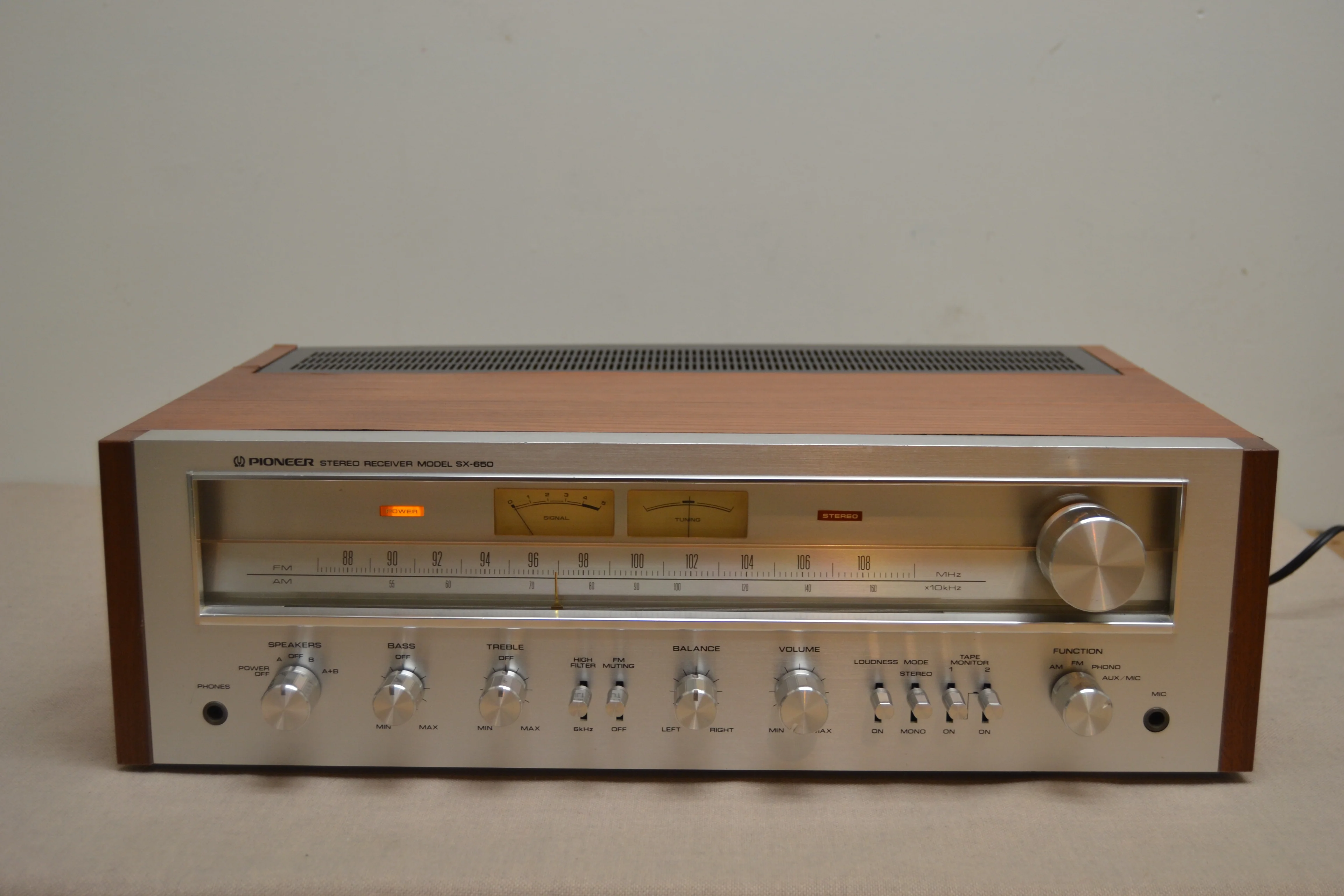 Pioneer SX-650 Stereo Receiver * 35W RMS * 1976 * Fully Serviced - Led Upgraded