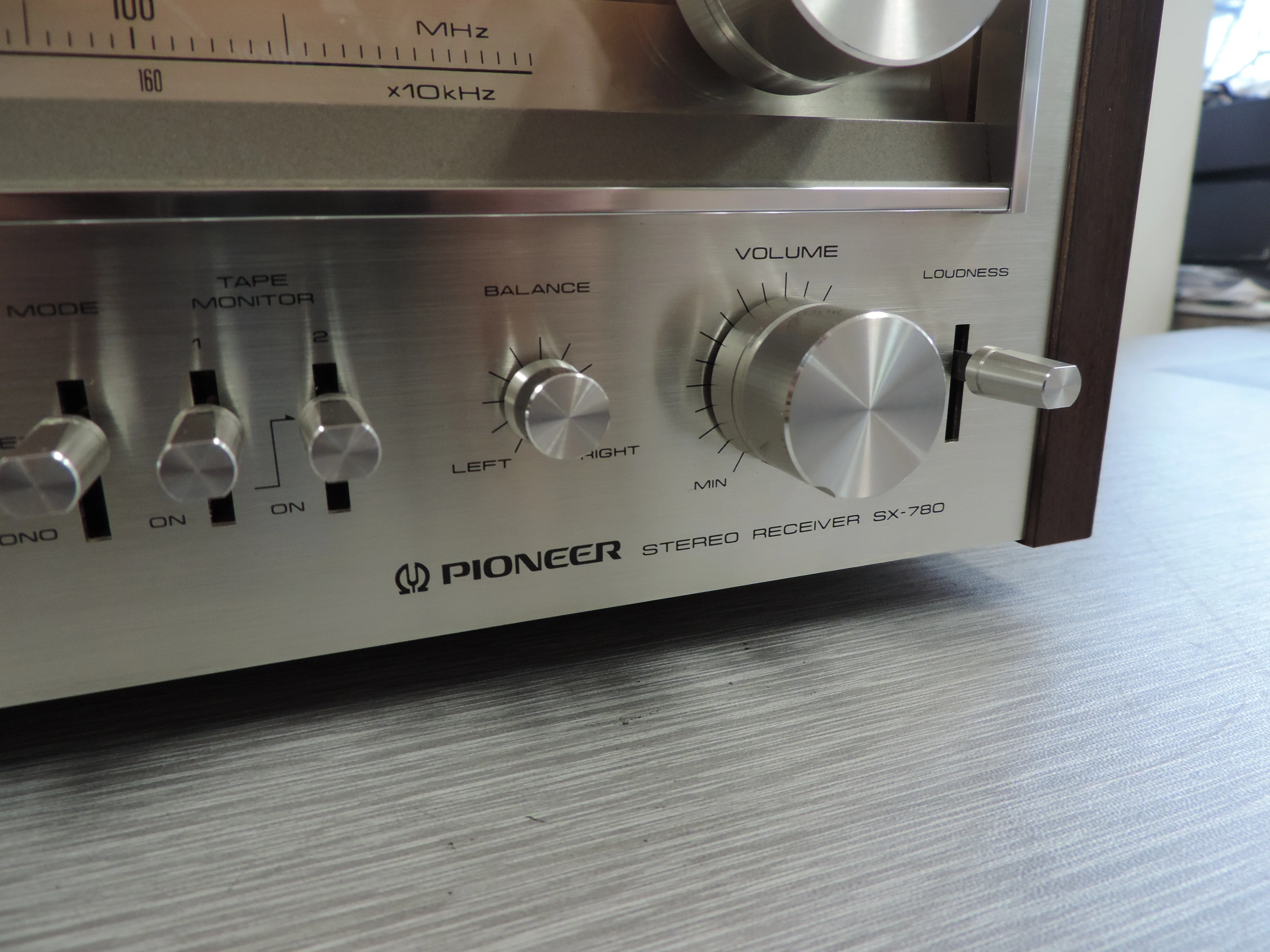 Pioneer SX-780 Stereo Receiver - Image 10