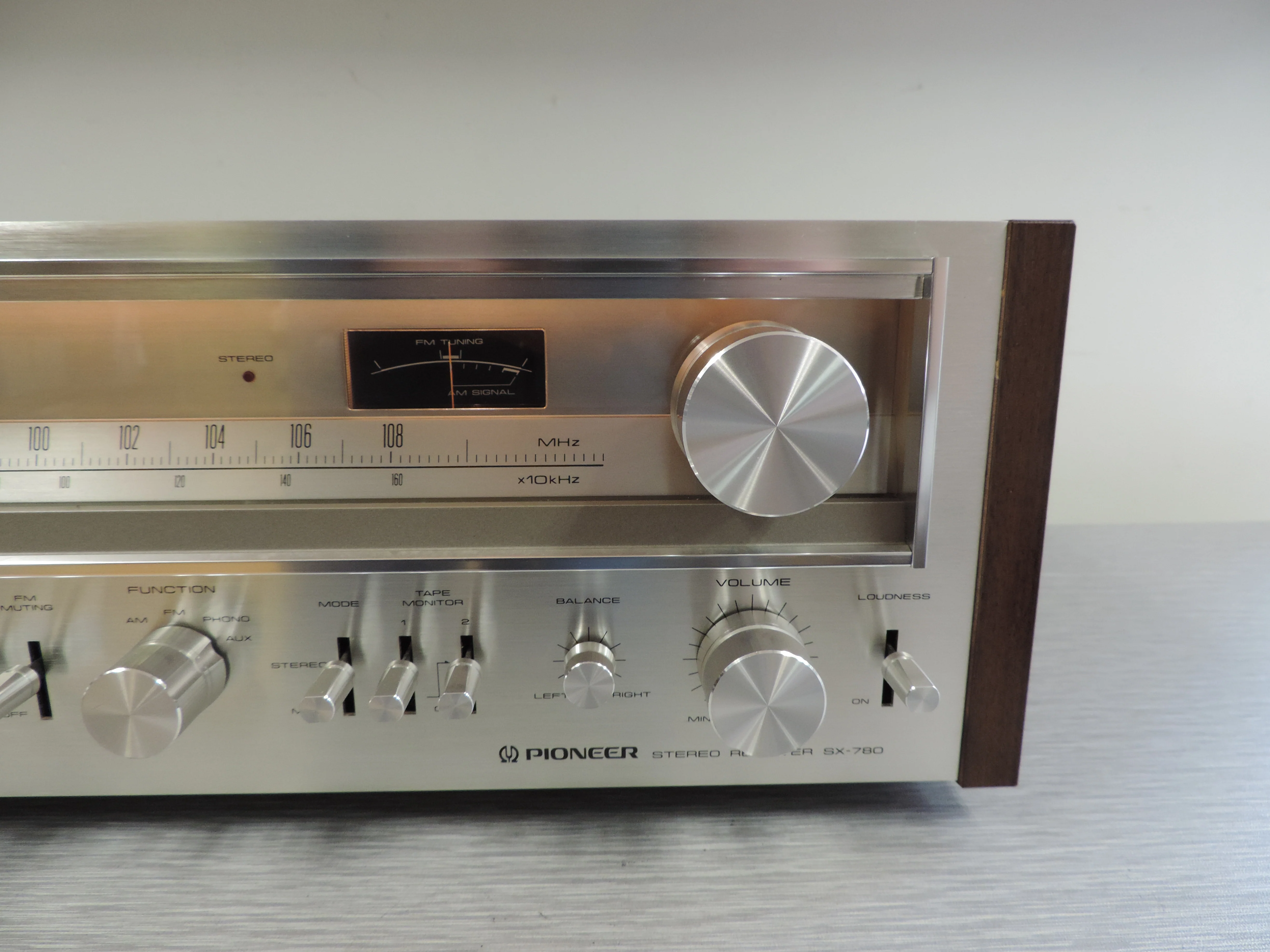 Pioneer SX-780 Stereo Receiver - Image 4