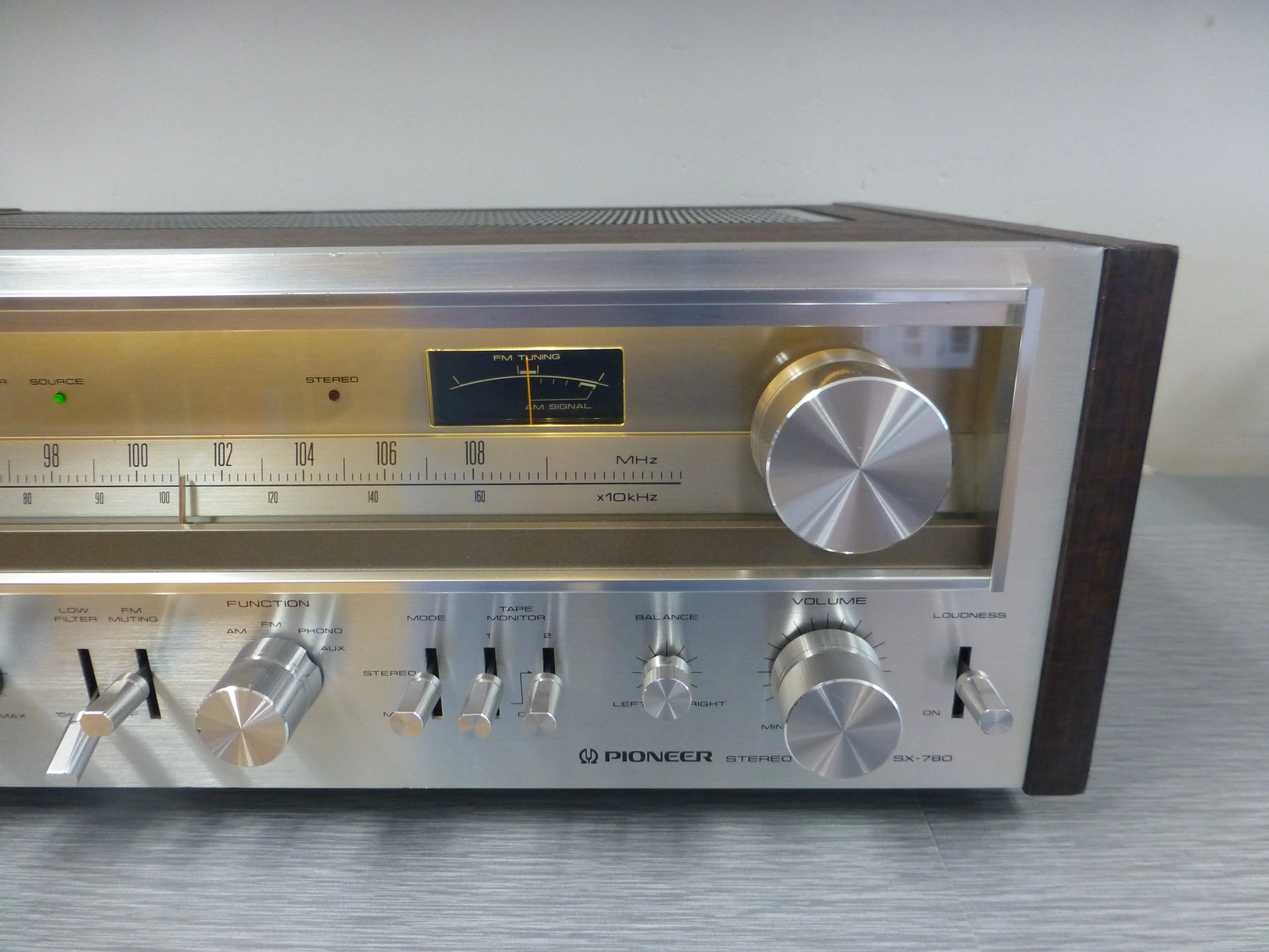 Pioneer SX-780 Stereo Receiver - Image 4