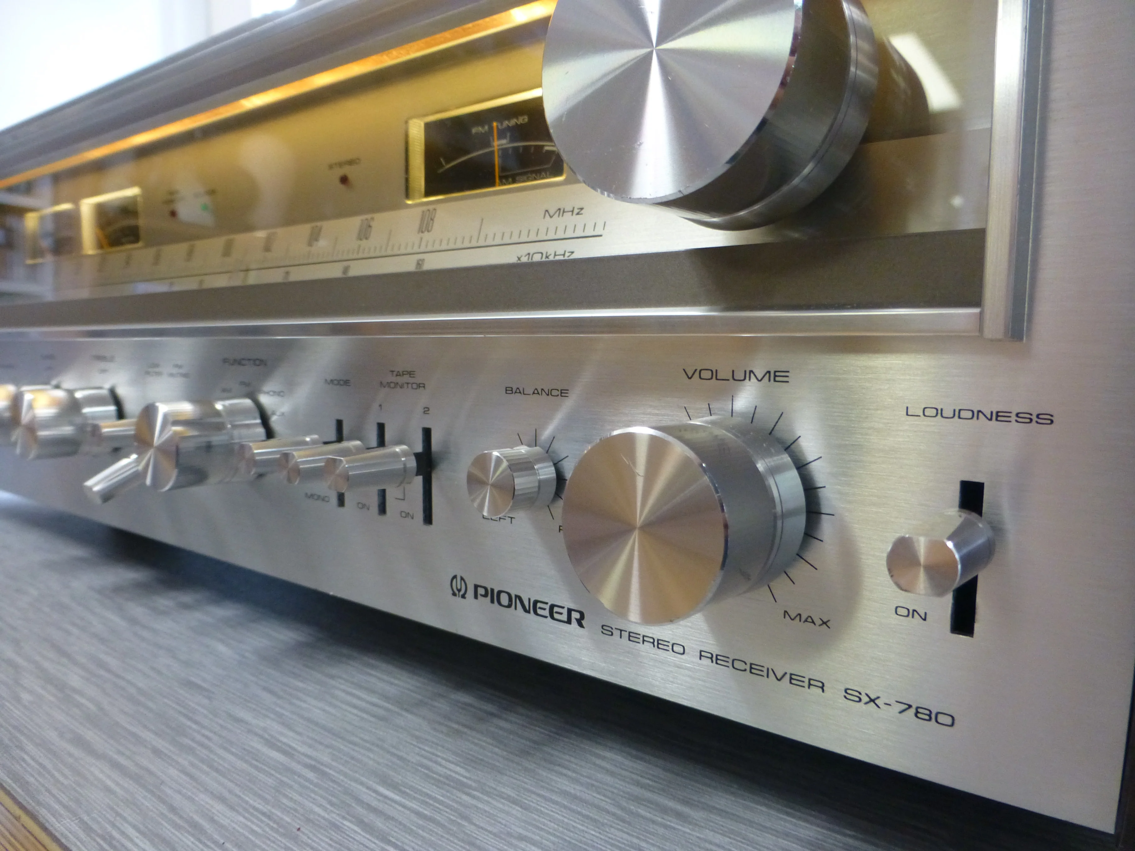 Pioneer SX-780 Stereo Receiver - Image 9