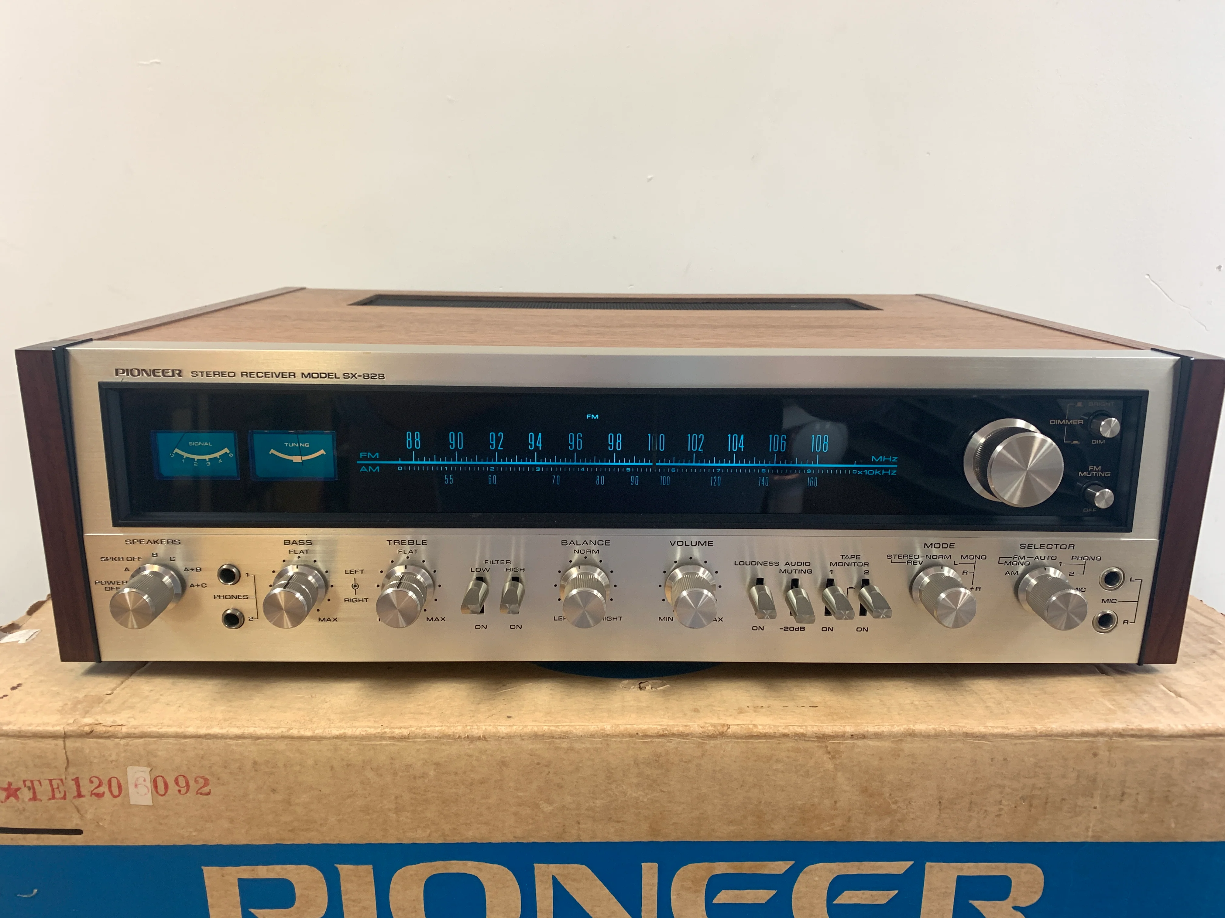 Pioneer SX-828 Stereo Receiver * Original Box * $100 Flat Ship CONUS Only - Image 2