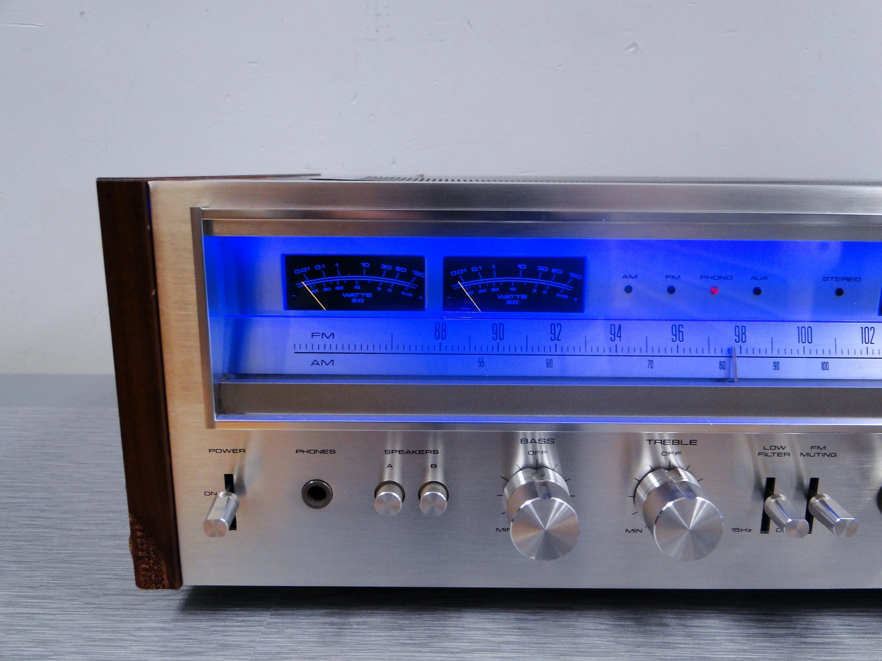 Pioneer SX-880 AM/FM Stereo Receiver (1978) - Image 2
