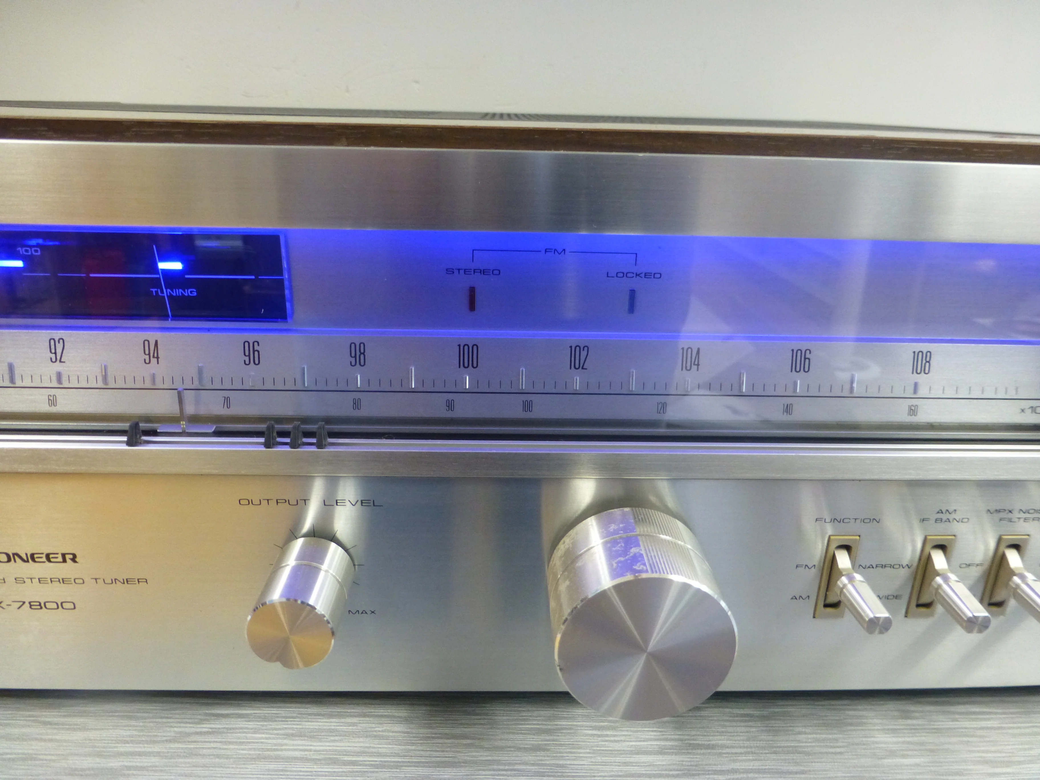 Pioneer TX-7800 AM/FM Stereo Tuner (1979-81) - Image 3