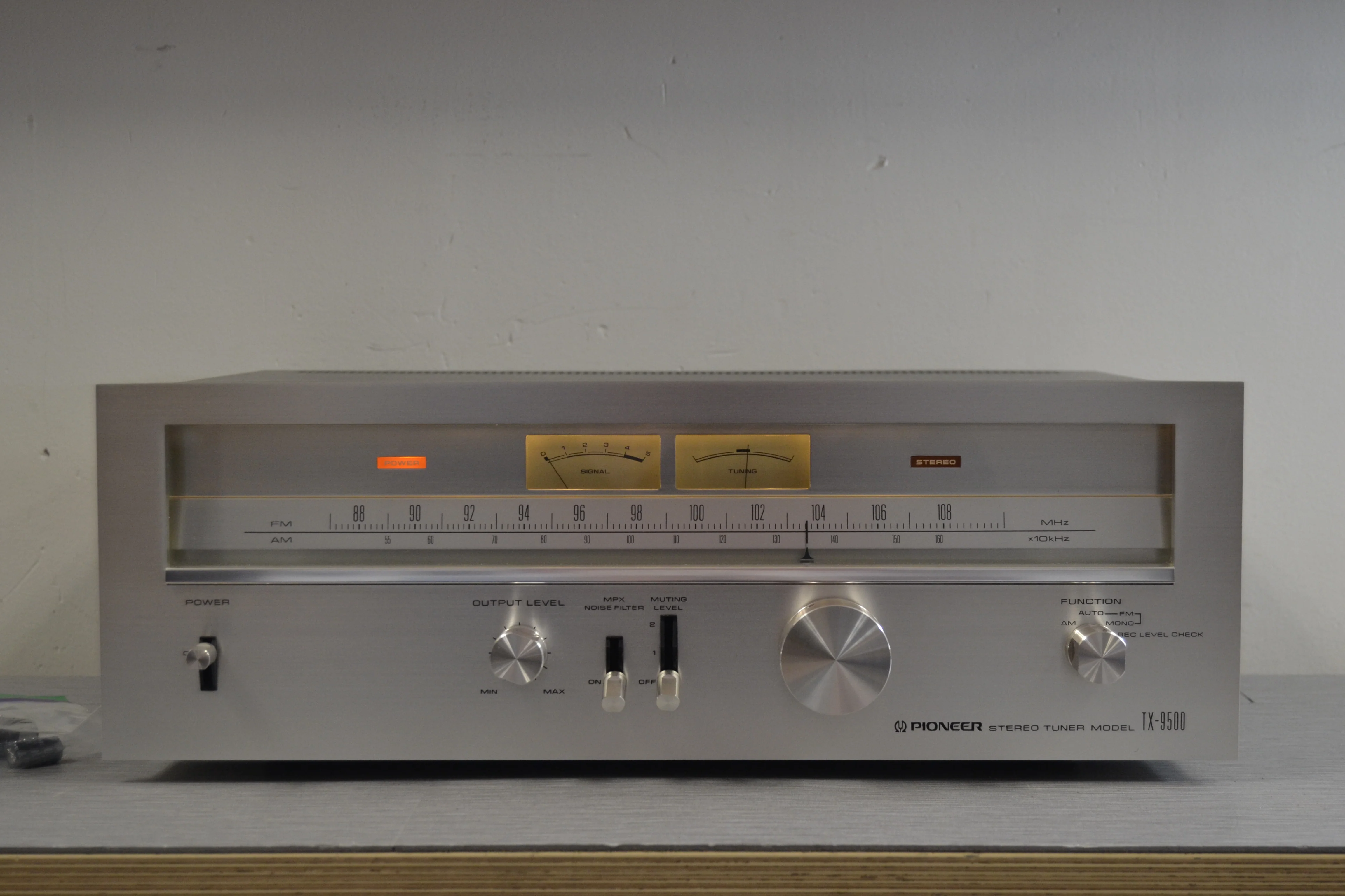 Pioneer TX-9500 Stereo Tuner * Recapped * 1976 * Box - Image 3