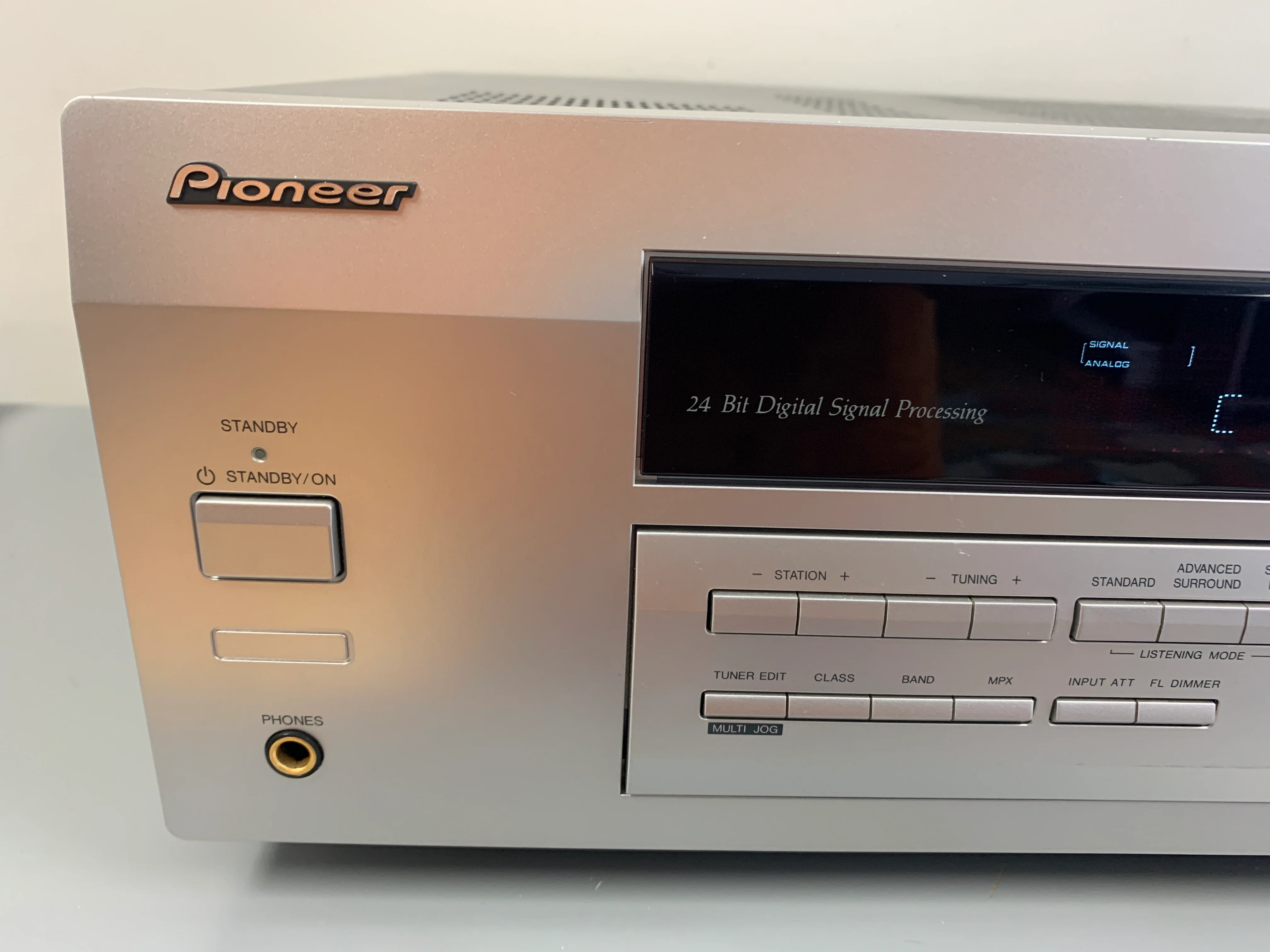 Pioneer VSX-D411 Receiver - Image 2