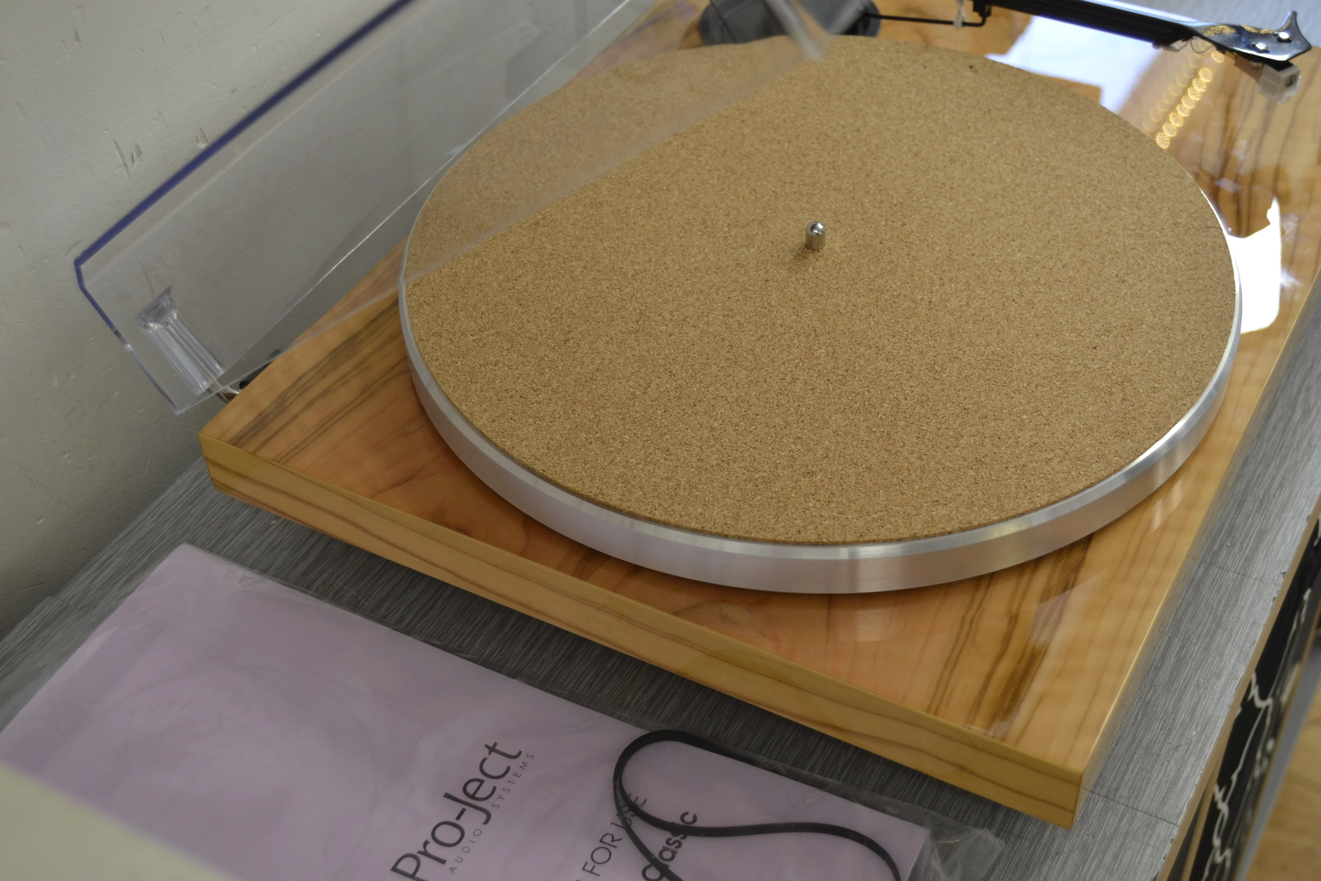 Pro-Ject 1 Expression Carbon Classic Olive Turntable * BOX * New Audio Technica Cartridge - Image 6