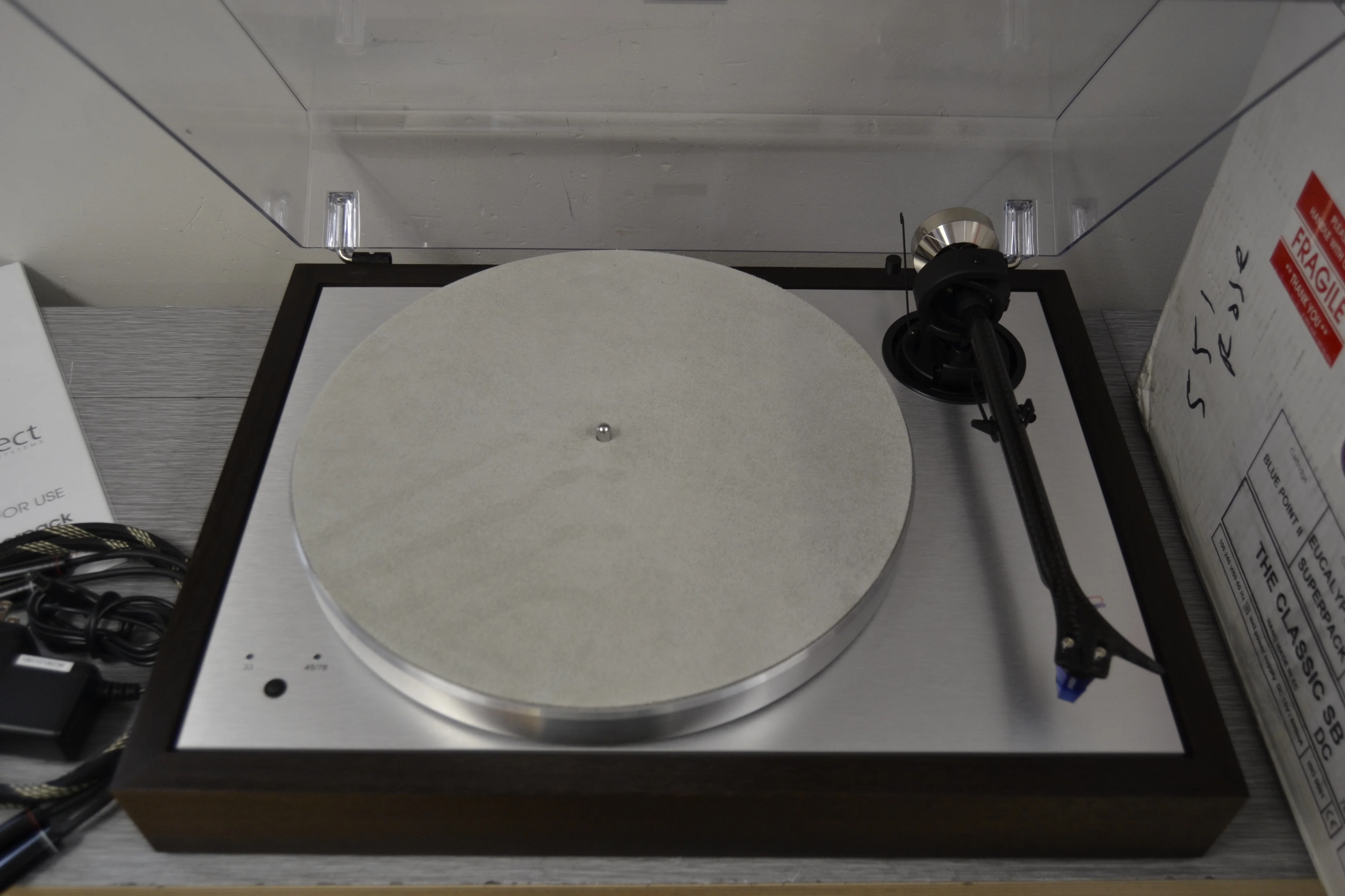 Pro-Ject Classic Turntable - Ortofon Blue Cartridge ( needs new stylus ) - Leather Mat - Image 3