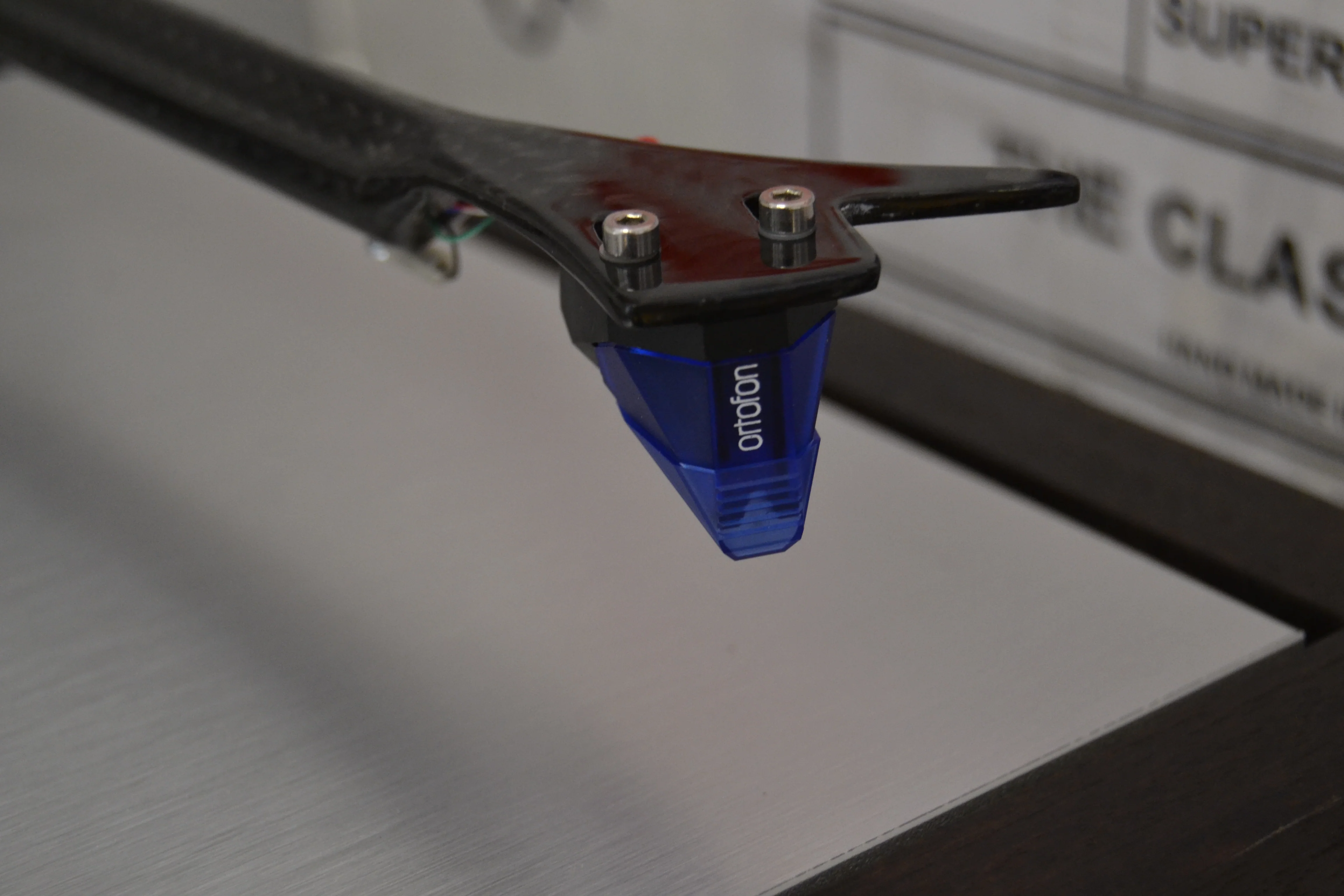Pro-Ject Classic Turntable - Ortofon Blue Cartridge ( needs new stylus ) - Leather Mat - Image 6