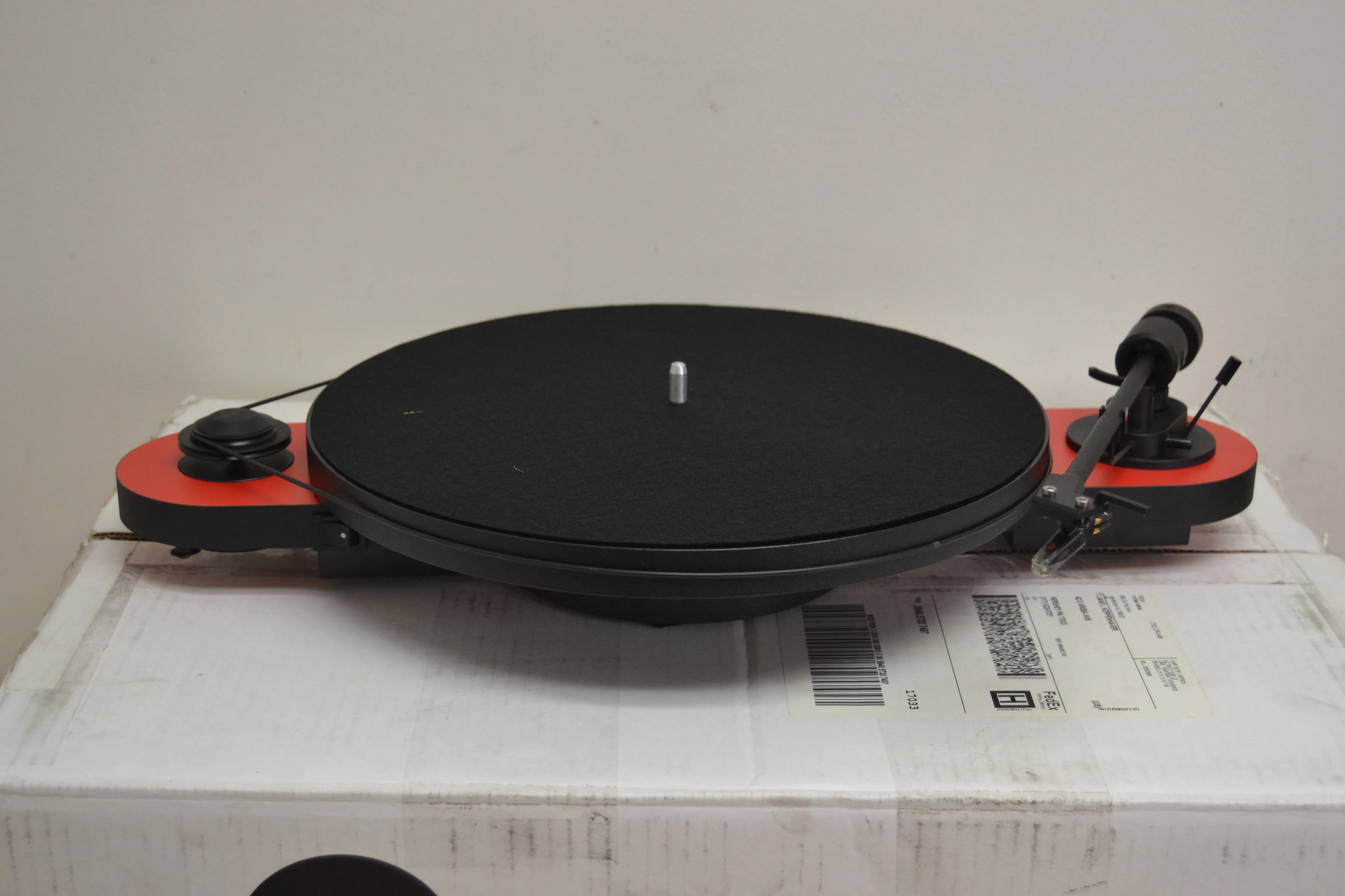 Pro-Ject Elemental Turntable * Box * Manual - Image 2