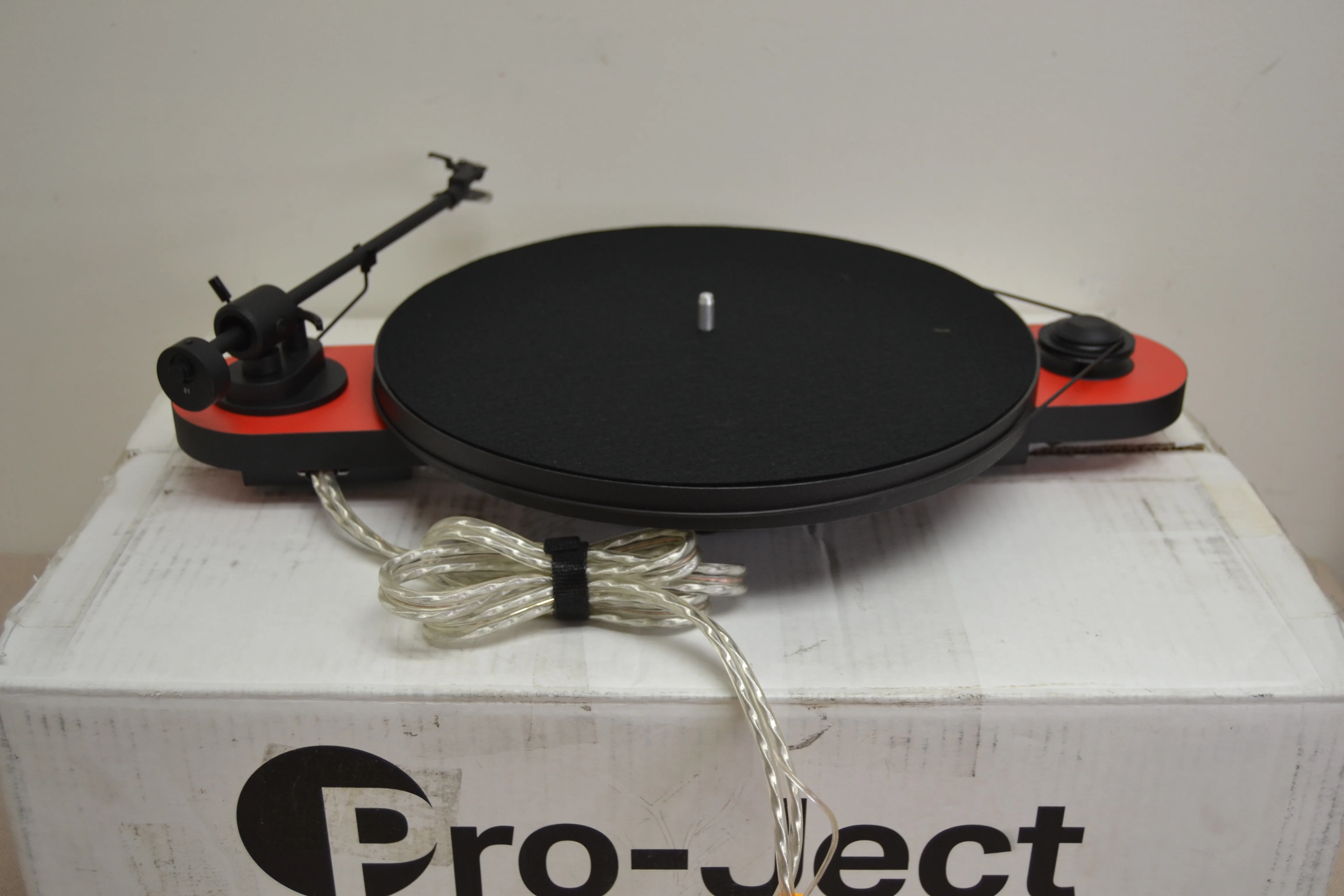Pro-Ject Elemental Turntable * Box * Manual - Image 9