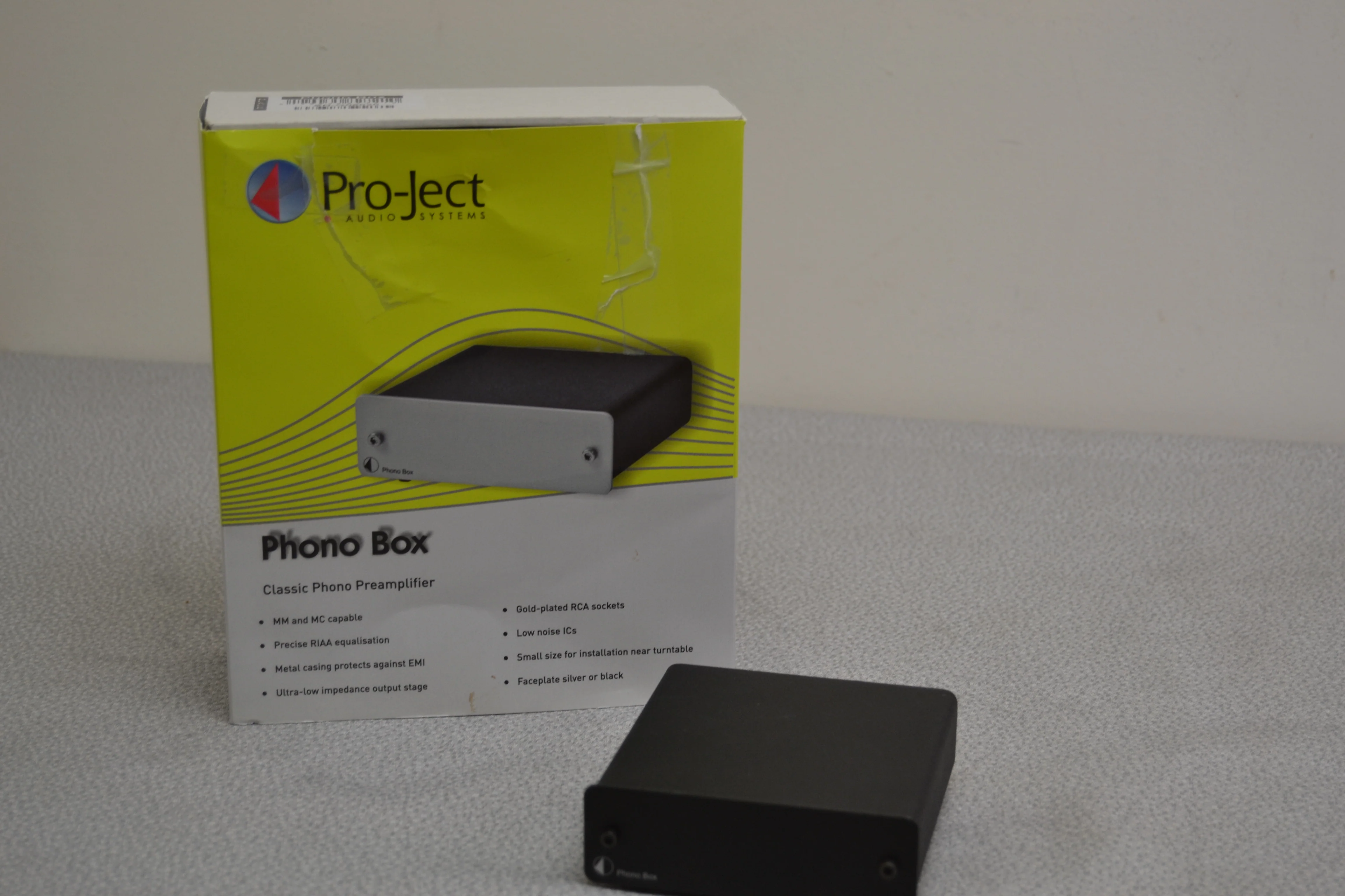 Pro-Ject Phono Box Classic Phono Preamplifier * Box * Missing power adapter
