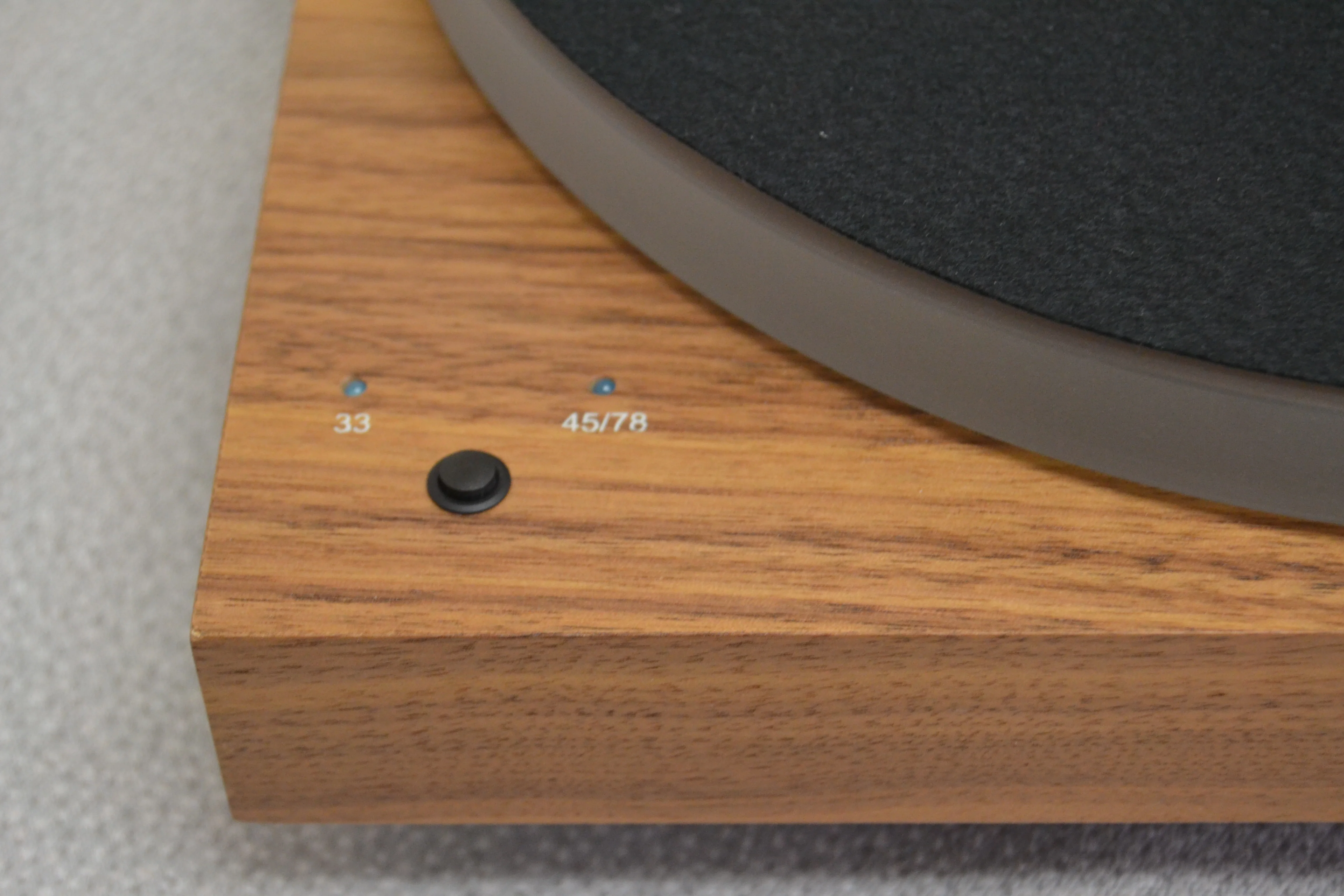 Pro-Ject X1 Belt drive Turntable * Sumiko Cartridge - Image 3