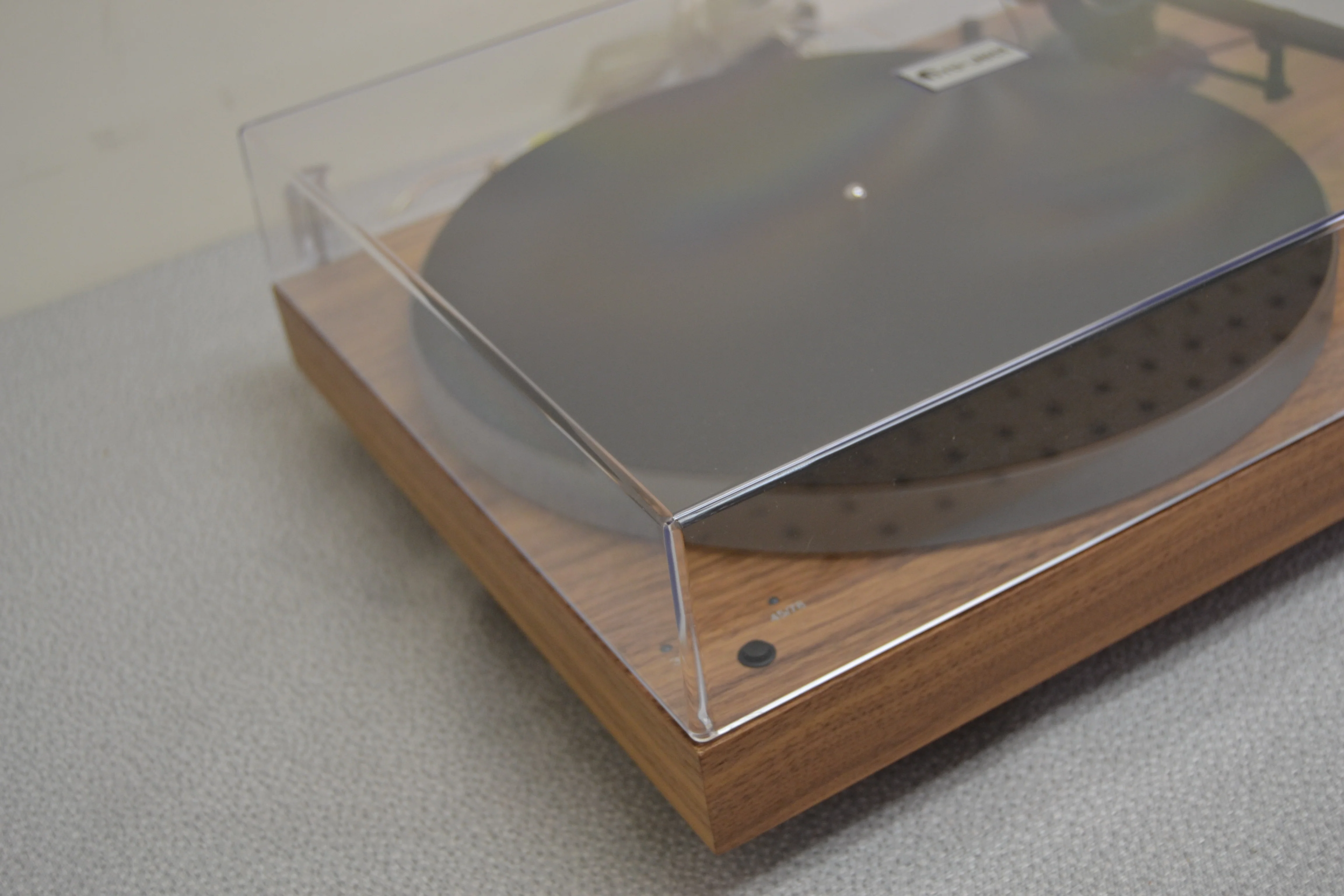 Pro-Ject X1 Belt drive Turntable * Sumiko Cartridge - Image 8