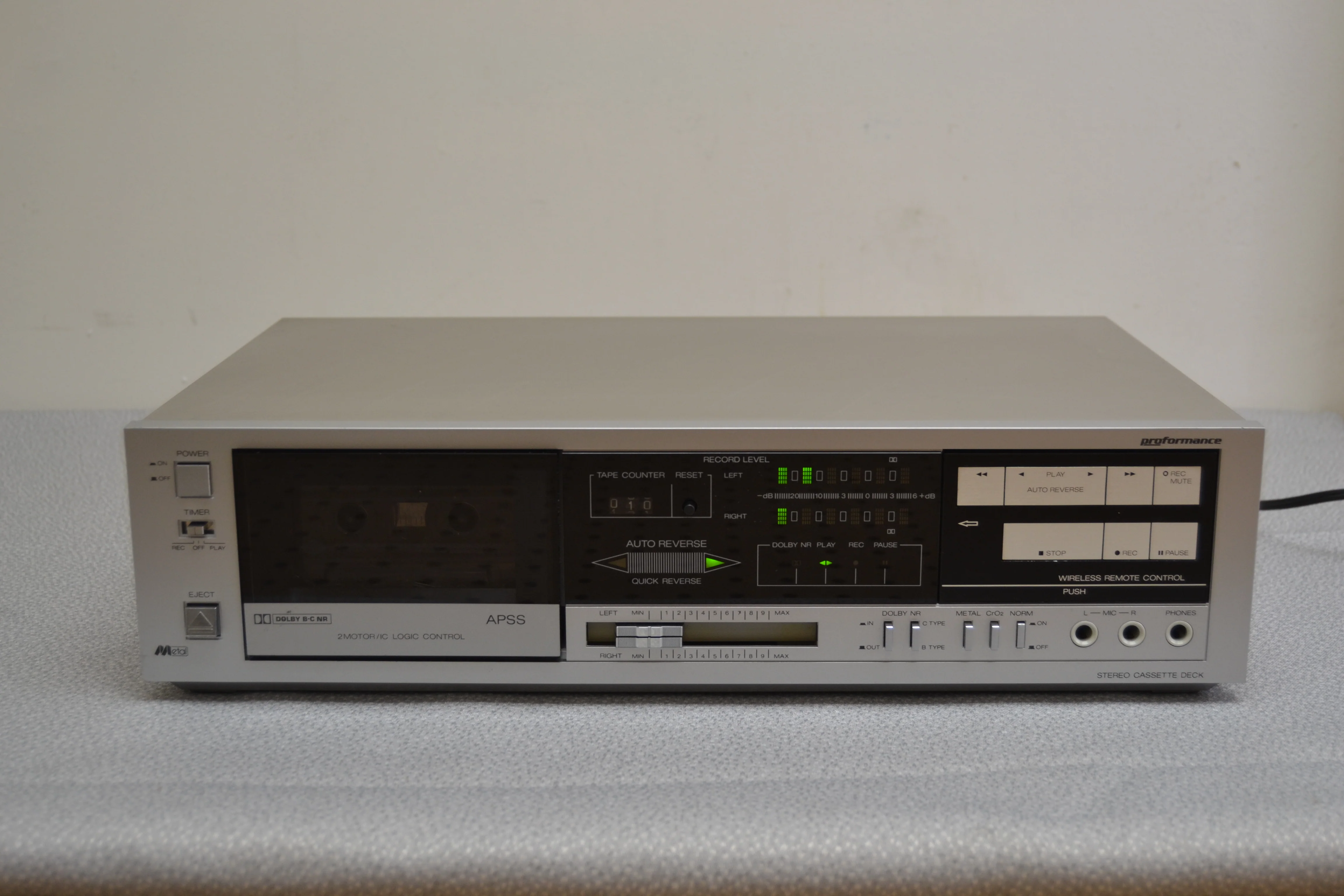 Proformance Cassette Tape Deck Model 562 W/Wireless Remote Control - Image 2
