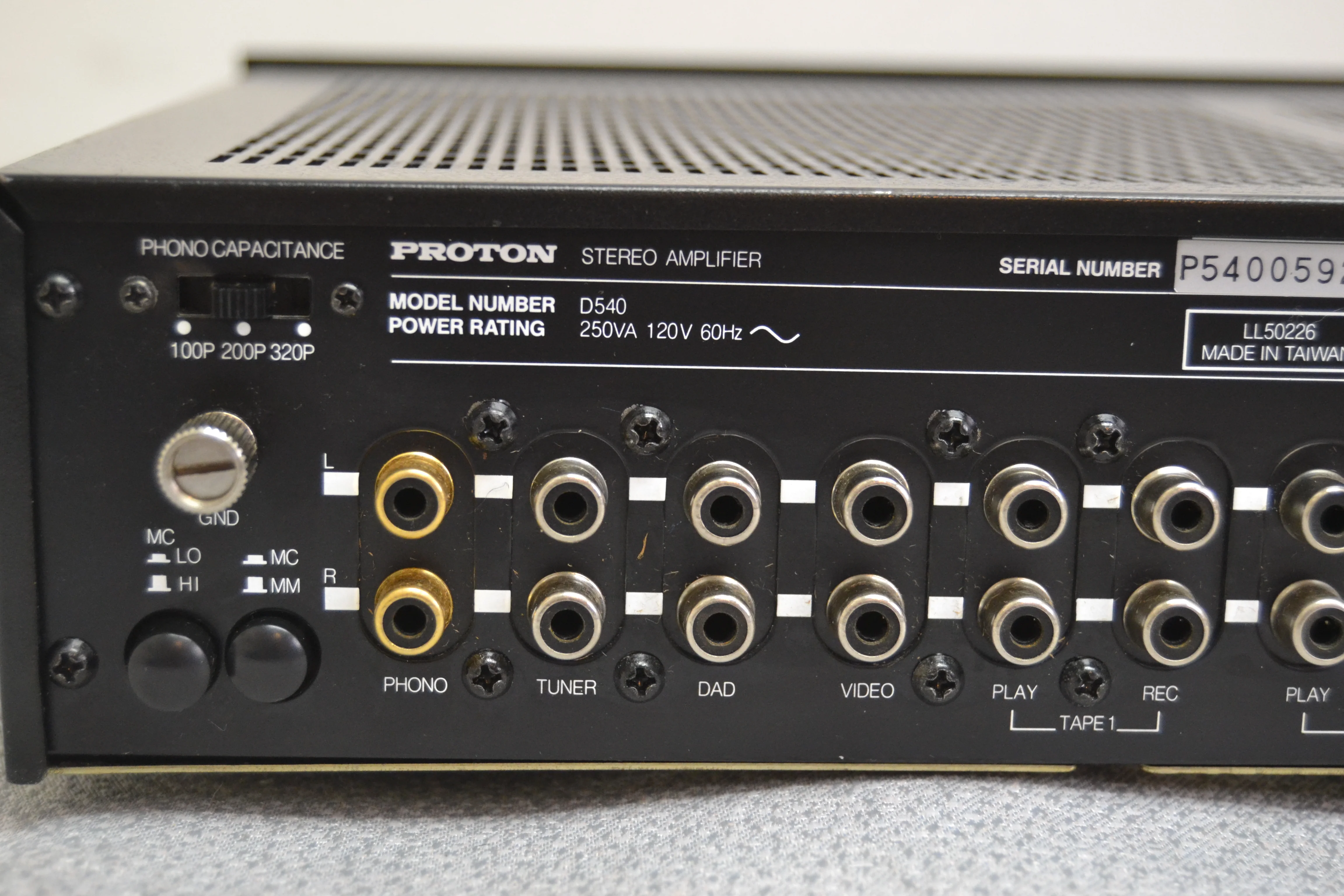 Proton D540 Stereo Integrated Amplifier * 40W RMS * 1980 - Image 17