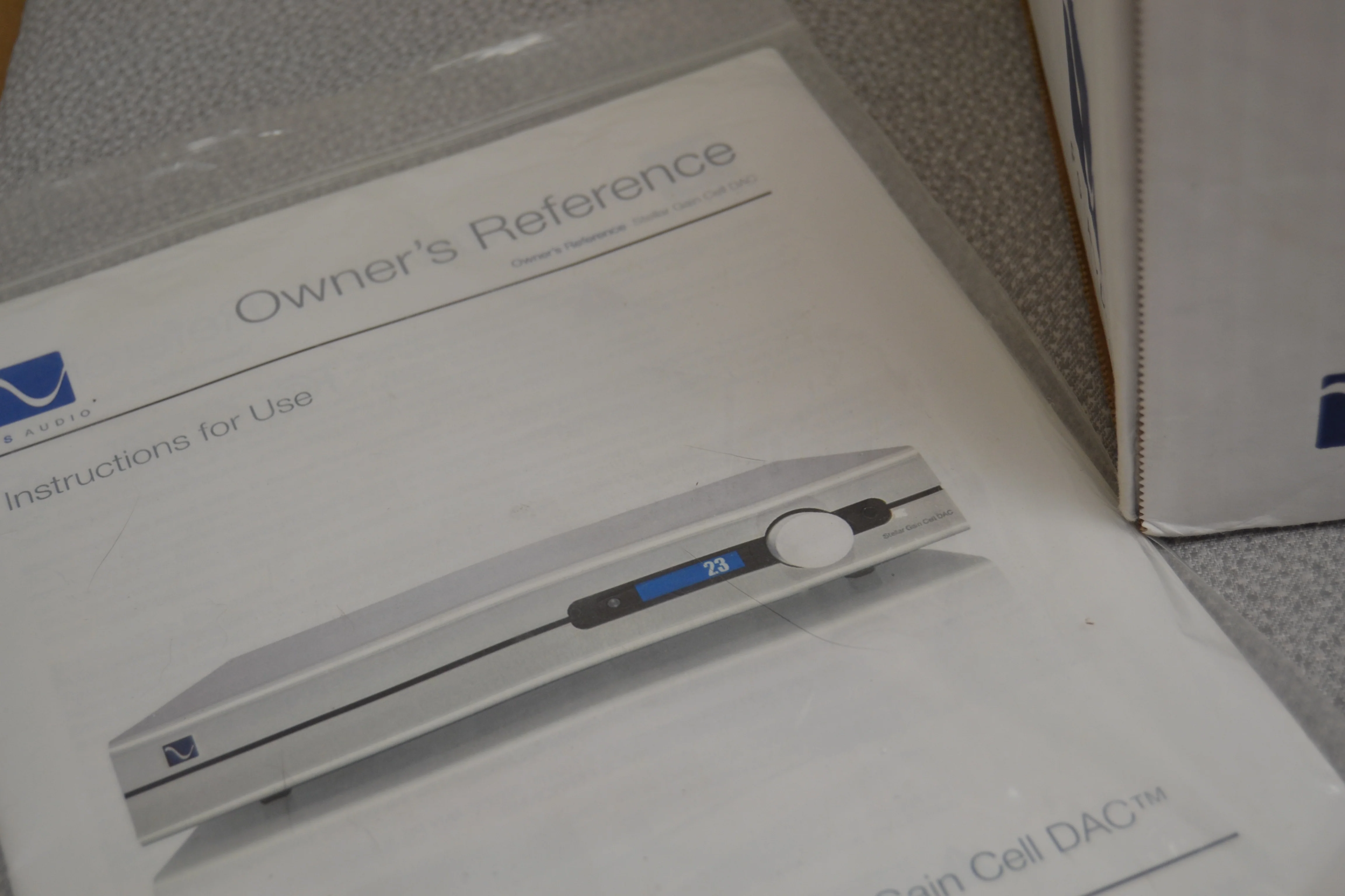 PS Audio Stellar Gain Cell DAC Preamplifier * Box * Remote * Manual - Image 10