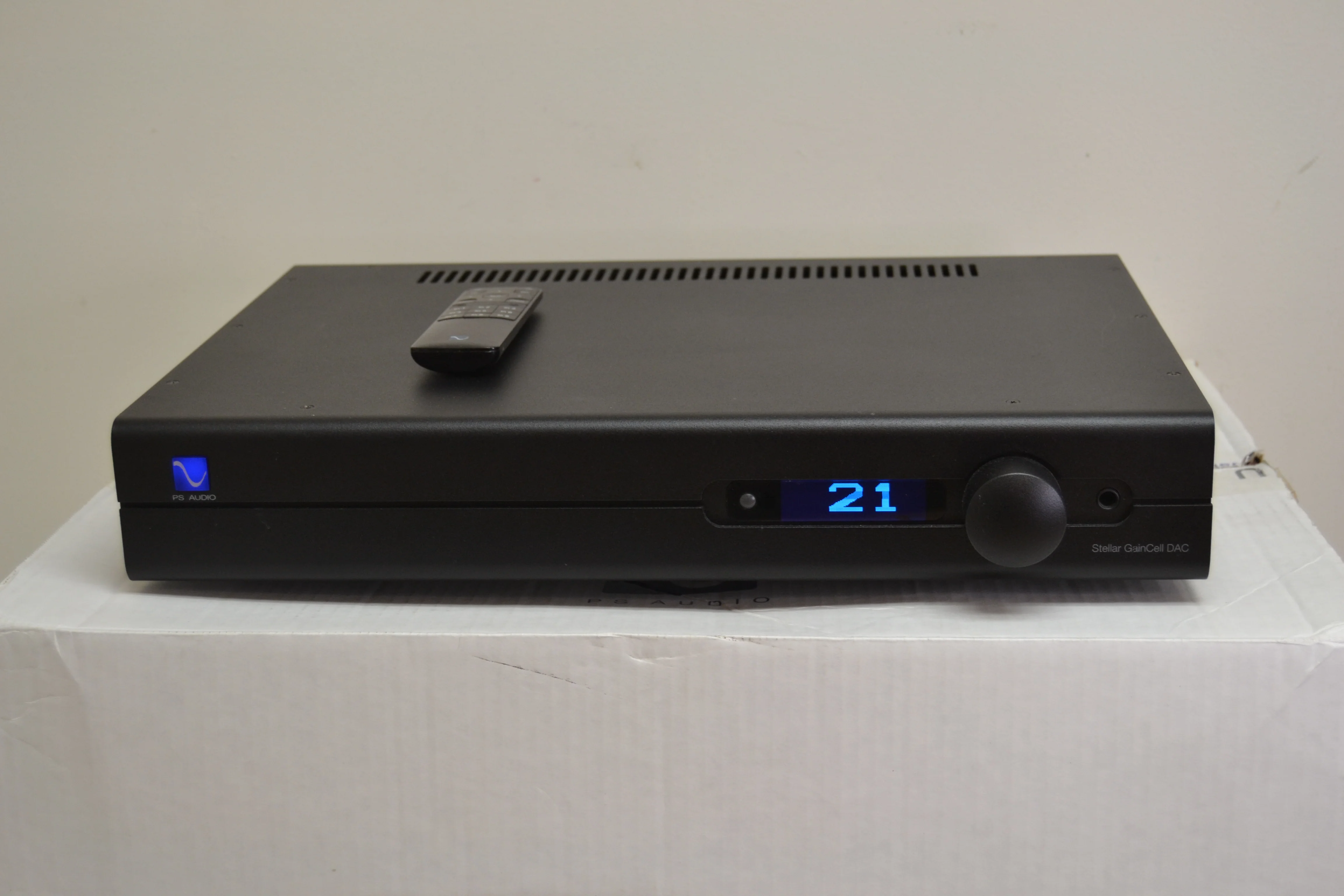 PS Audio Stellar Gain Cell DAC Preamplifier * Box * Remote * Manual - Image 2
