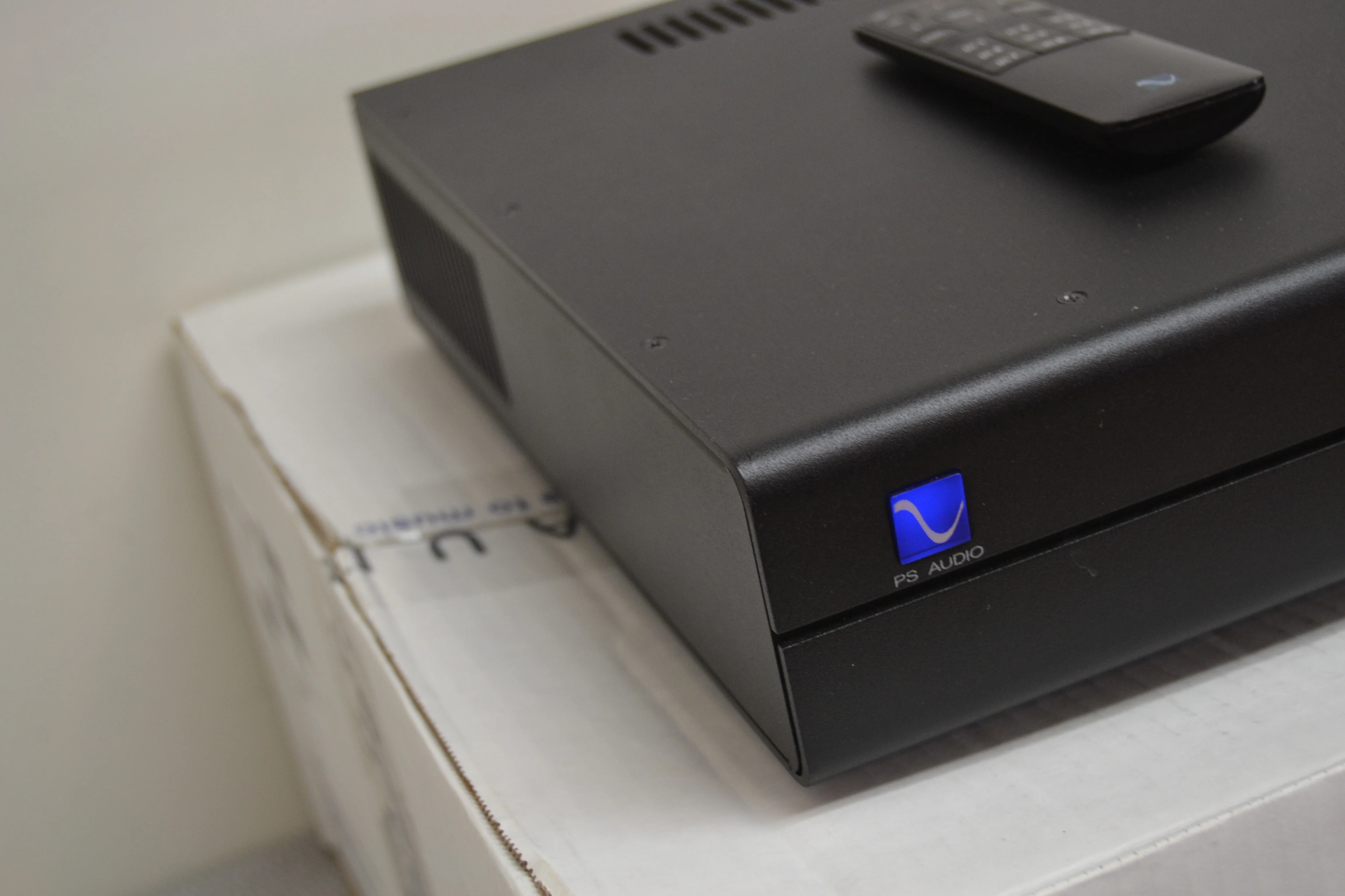 PS Audio Stellar Gain Cell DAC Preamplifier * Box * Remote * Manual - Image 8