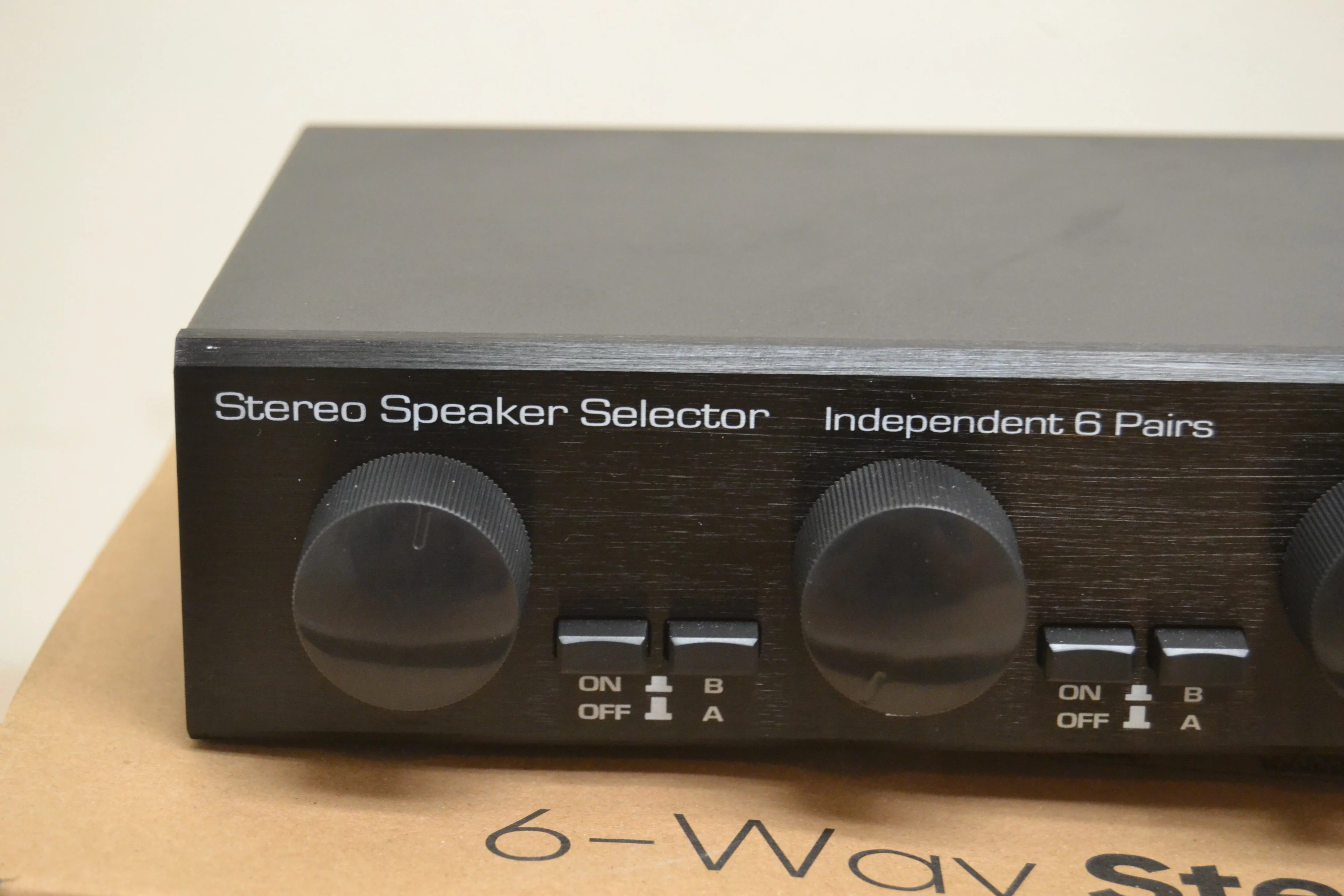 Pyle VHsc612 Speaker Selector 6 Pair with Volume Control - Image 2