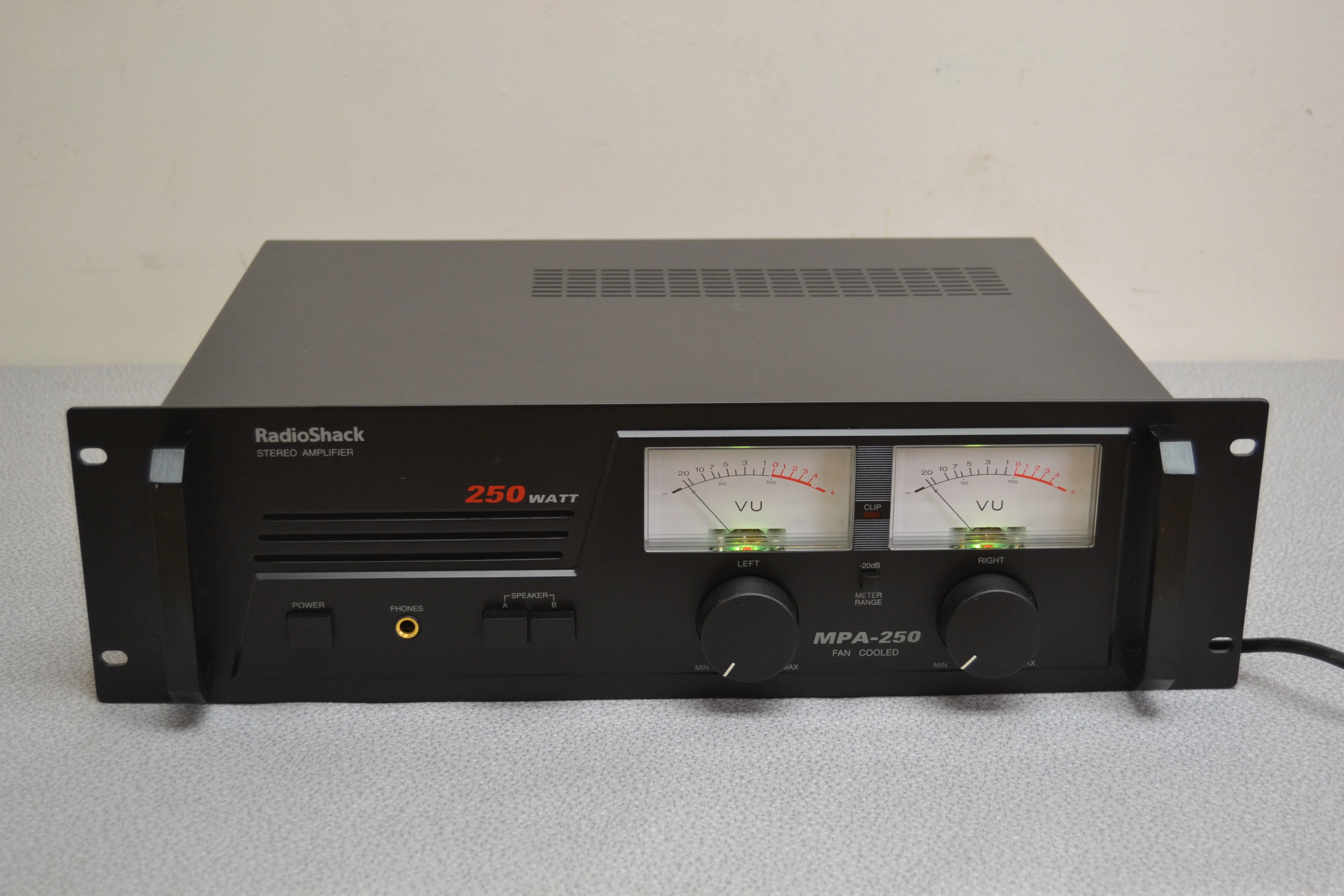 Radio Shack MPA-250 Stereo Power Amplifier