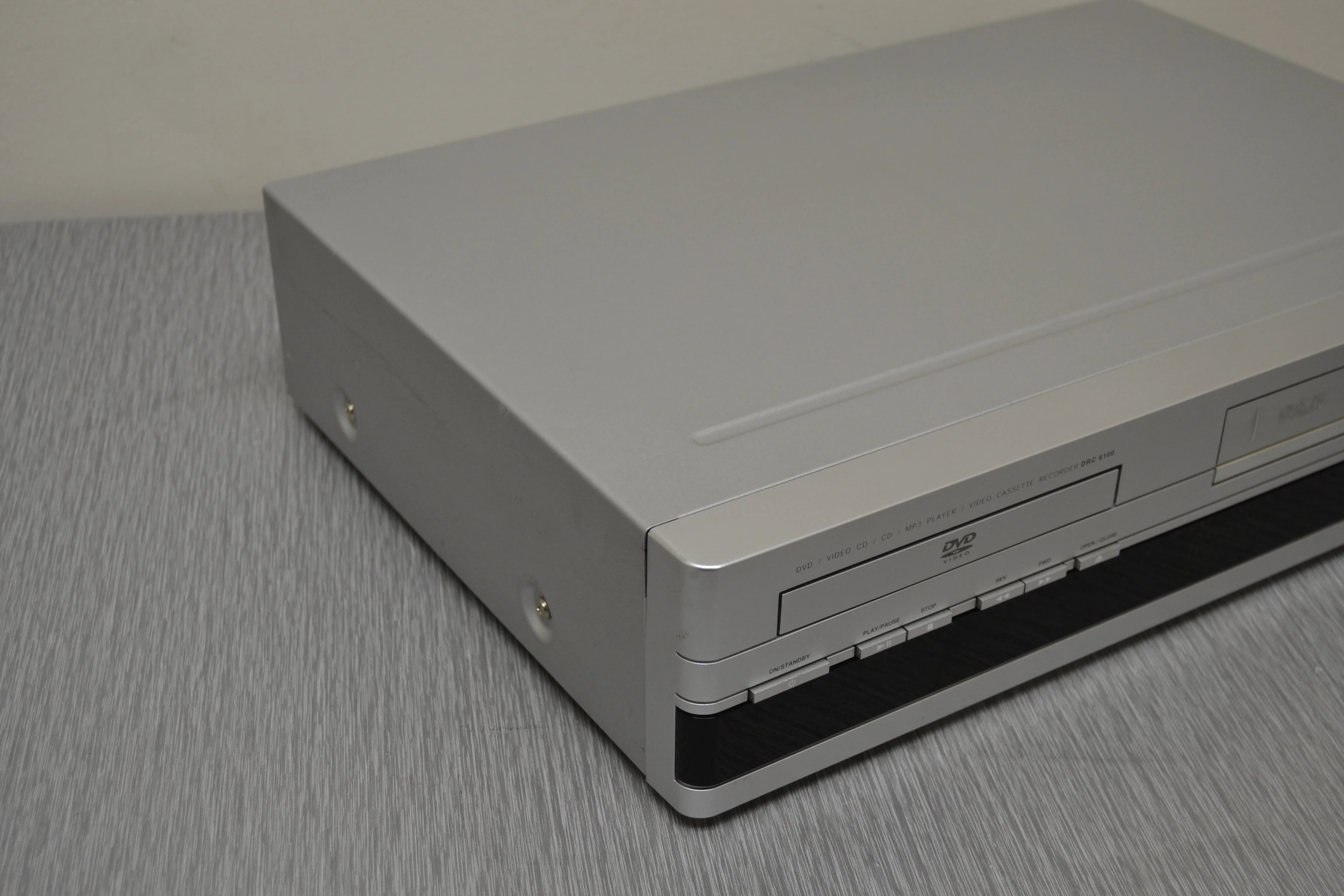 RCA DRC6100N Progressive Scan DVD/VCR Combo - Image 8