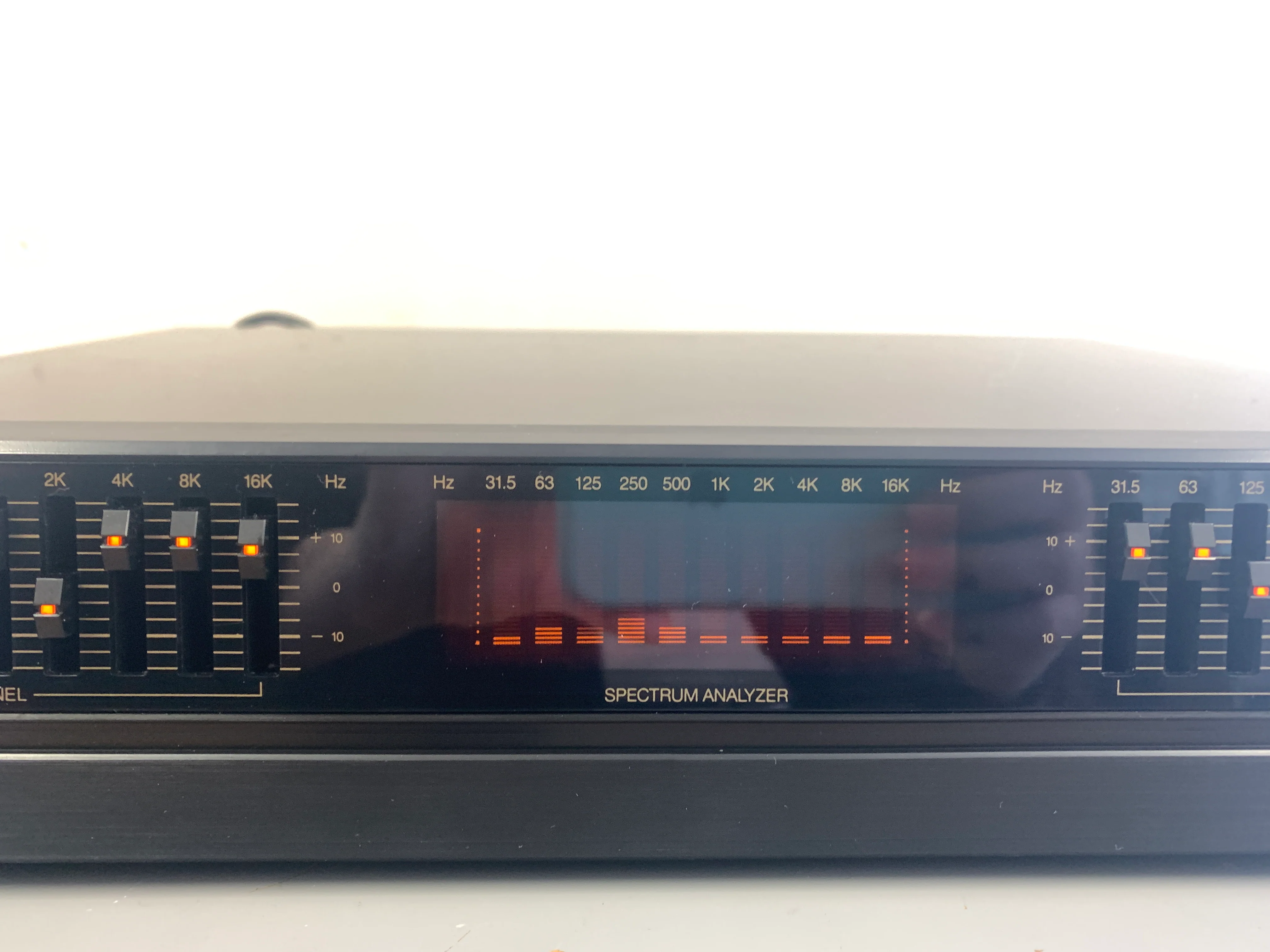 RCA MGE-260 Equalizer - Image 4