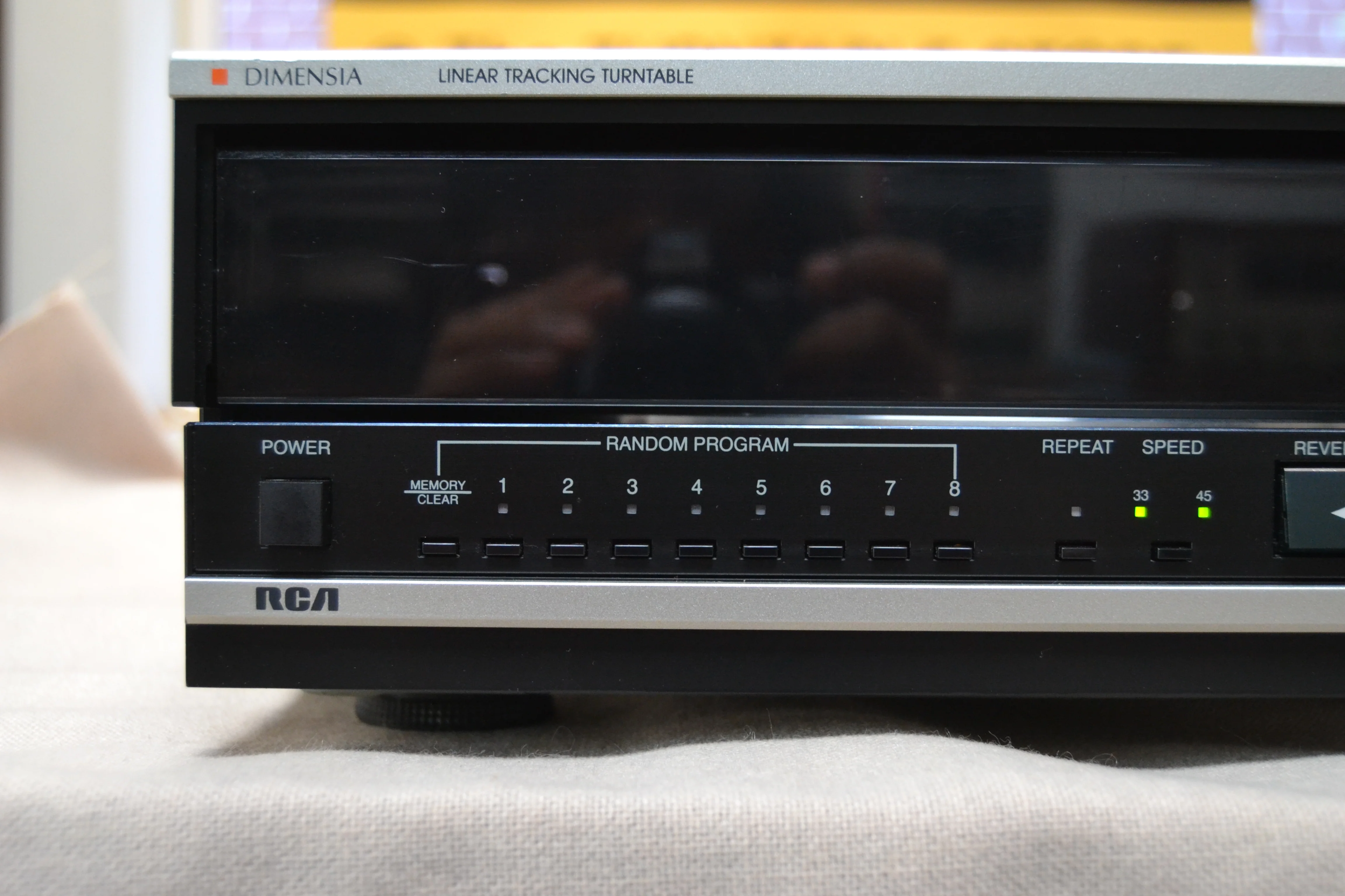 RCA MMT135 Dimensia Linear Tracking Turntable - Image 2