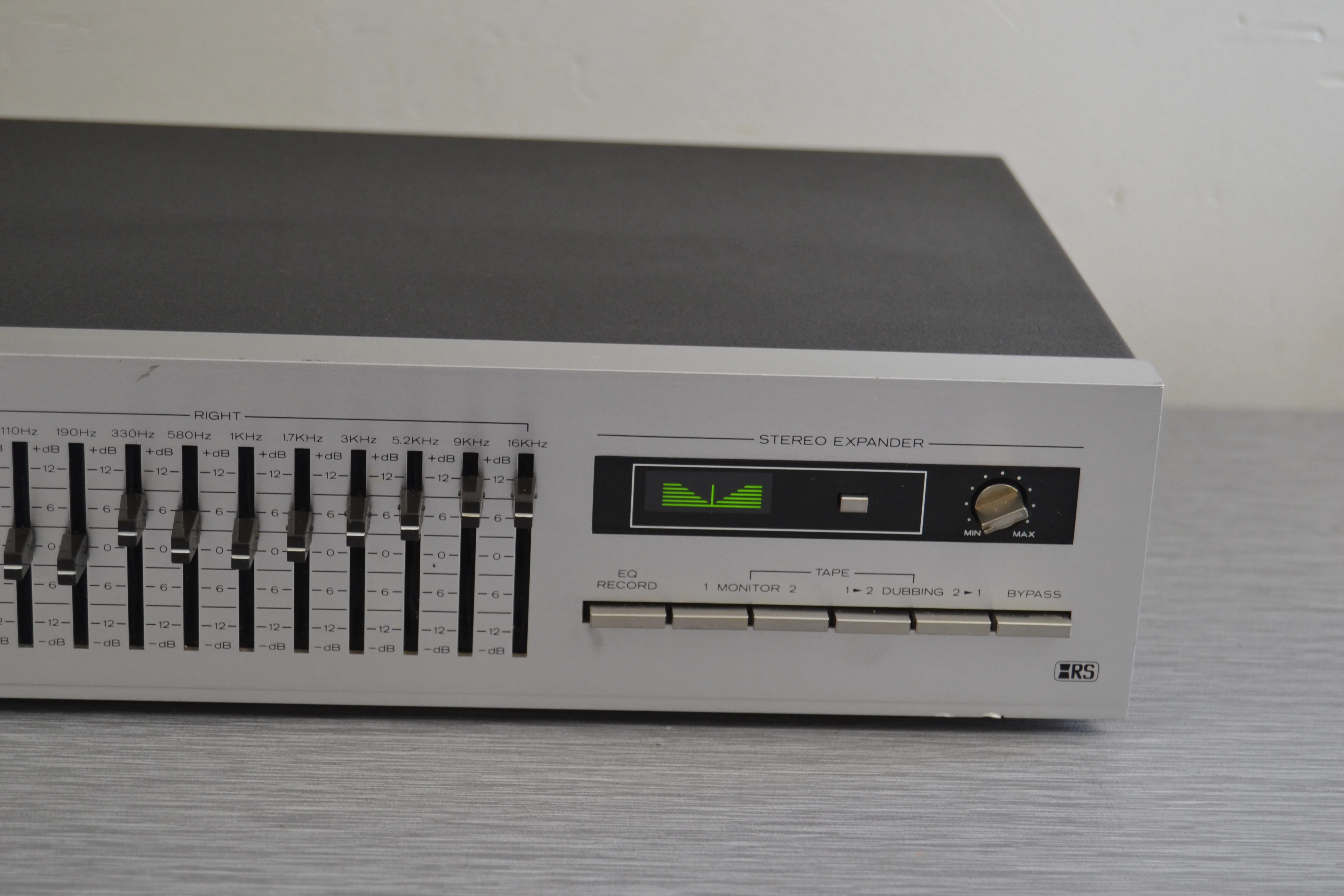 Realistic 31-2009 Graphic Equalizer - Image 5