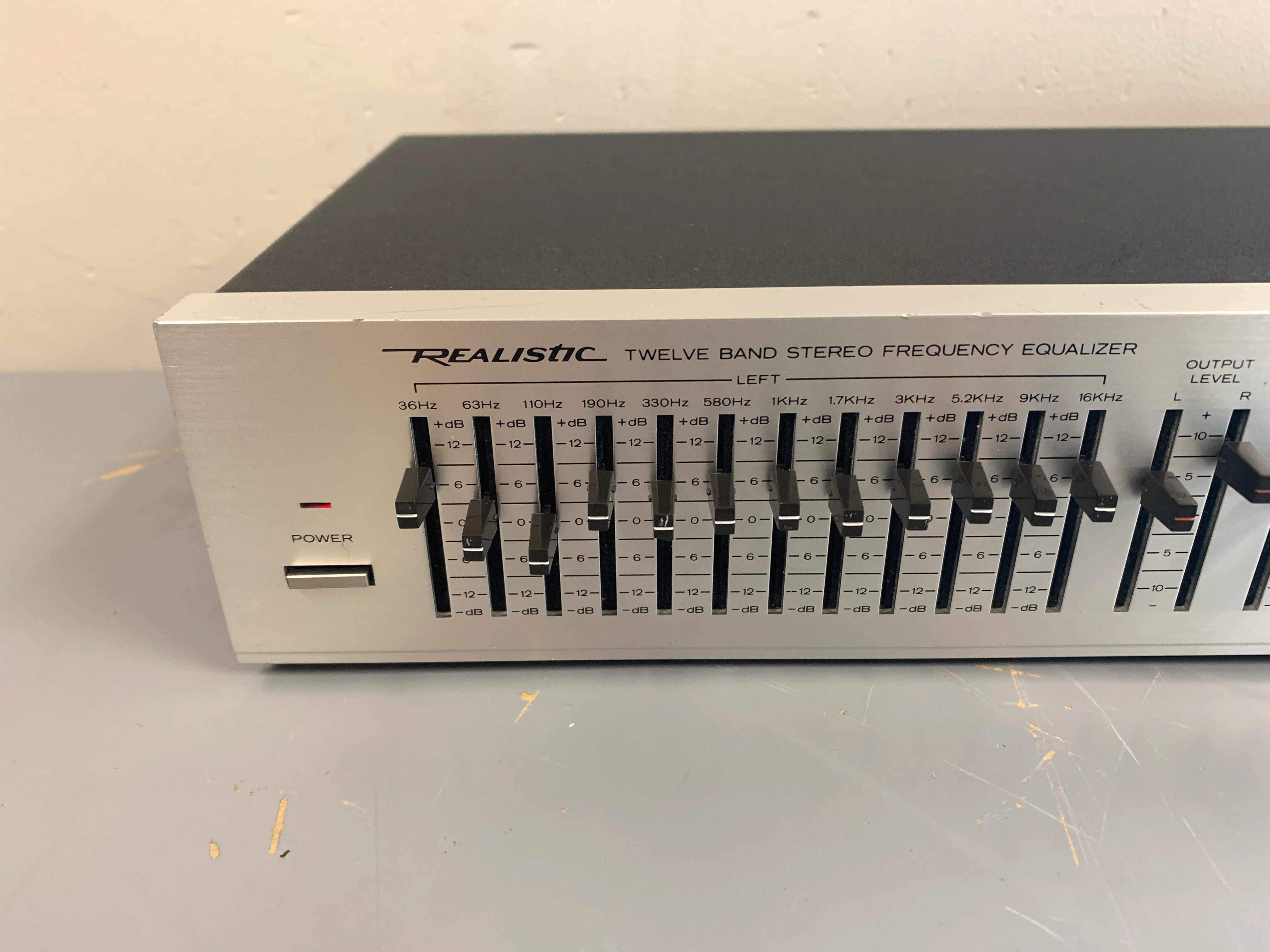 Realistic 31-2010 Graphic Equalizer & Stereo Expander - Image 3