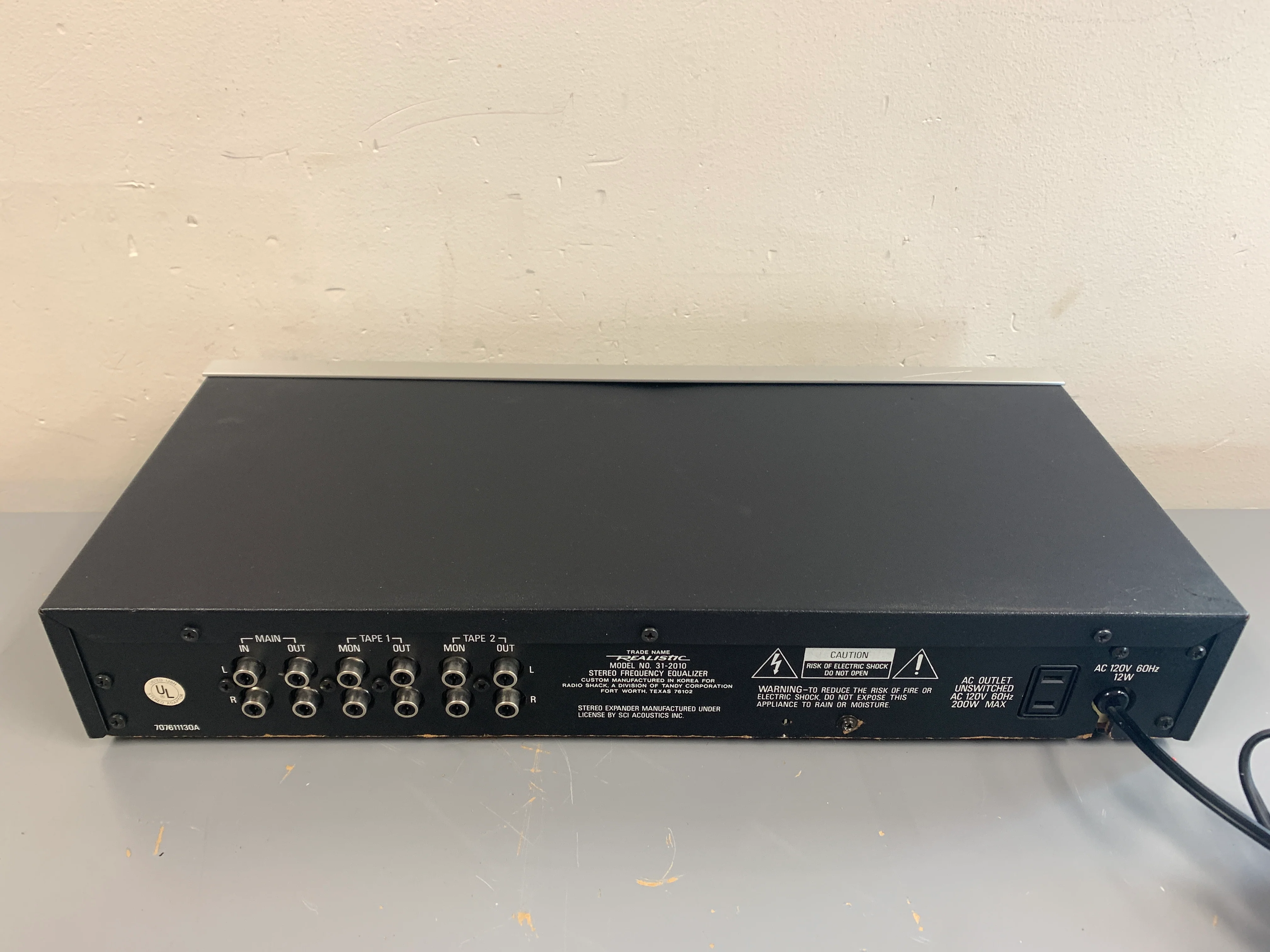Realistic 31-2010 Graphic Equalizer & Stereo Expander - Image 9