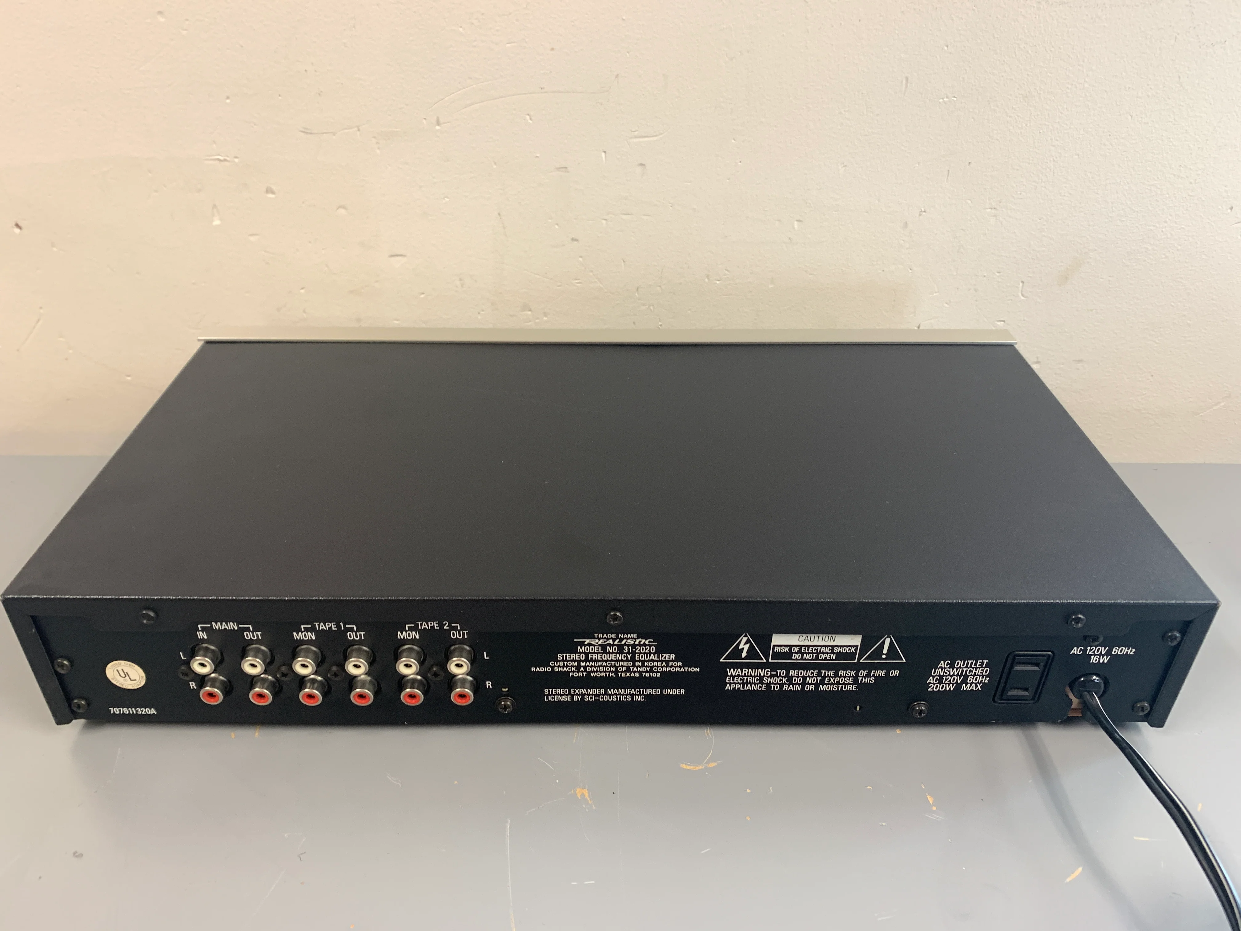 Realistic 31-2020 Graphic Equalizer & Spectrum Analyzer - Image 10