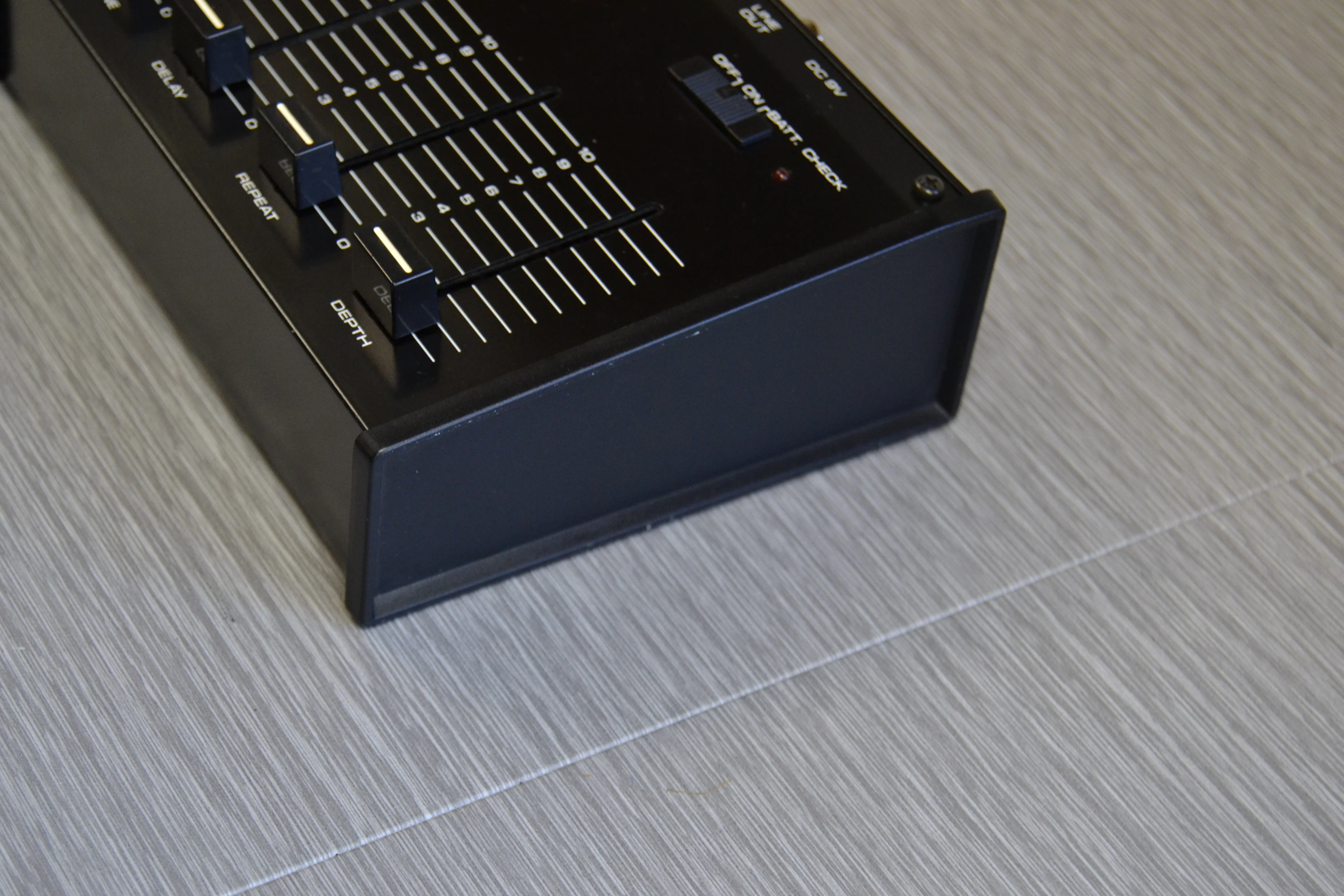 Realistic 32-1110 Electronic Reverb - Image 3
