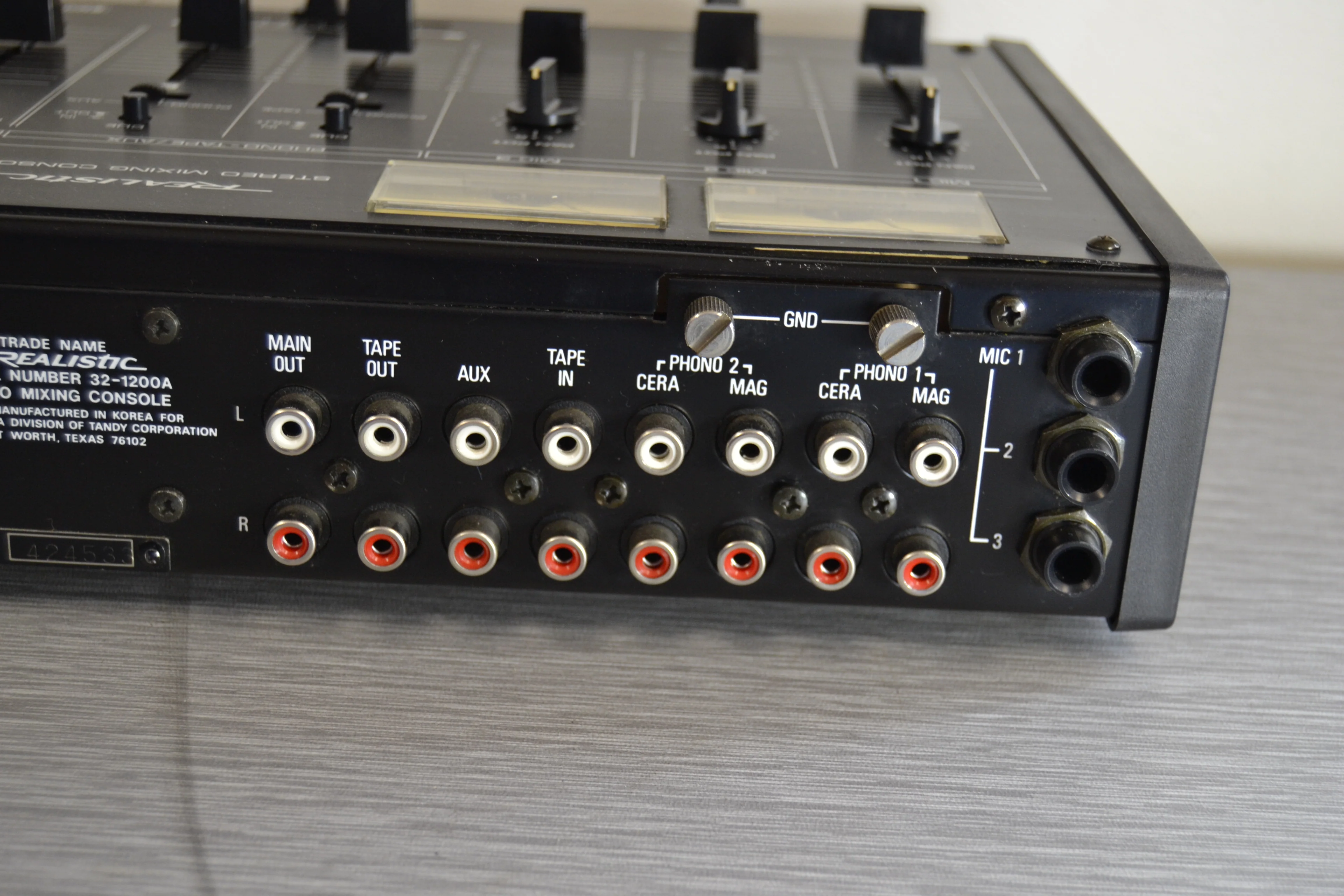 Realistic 32-1200A Stereo Mixing Console * 2 Analog Phono Inputs - Image 13