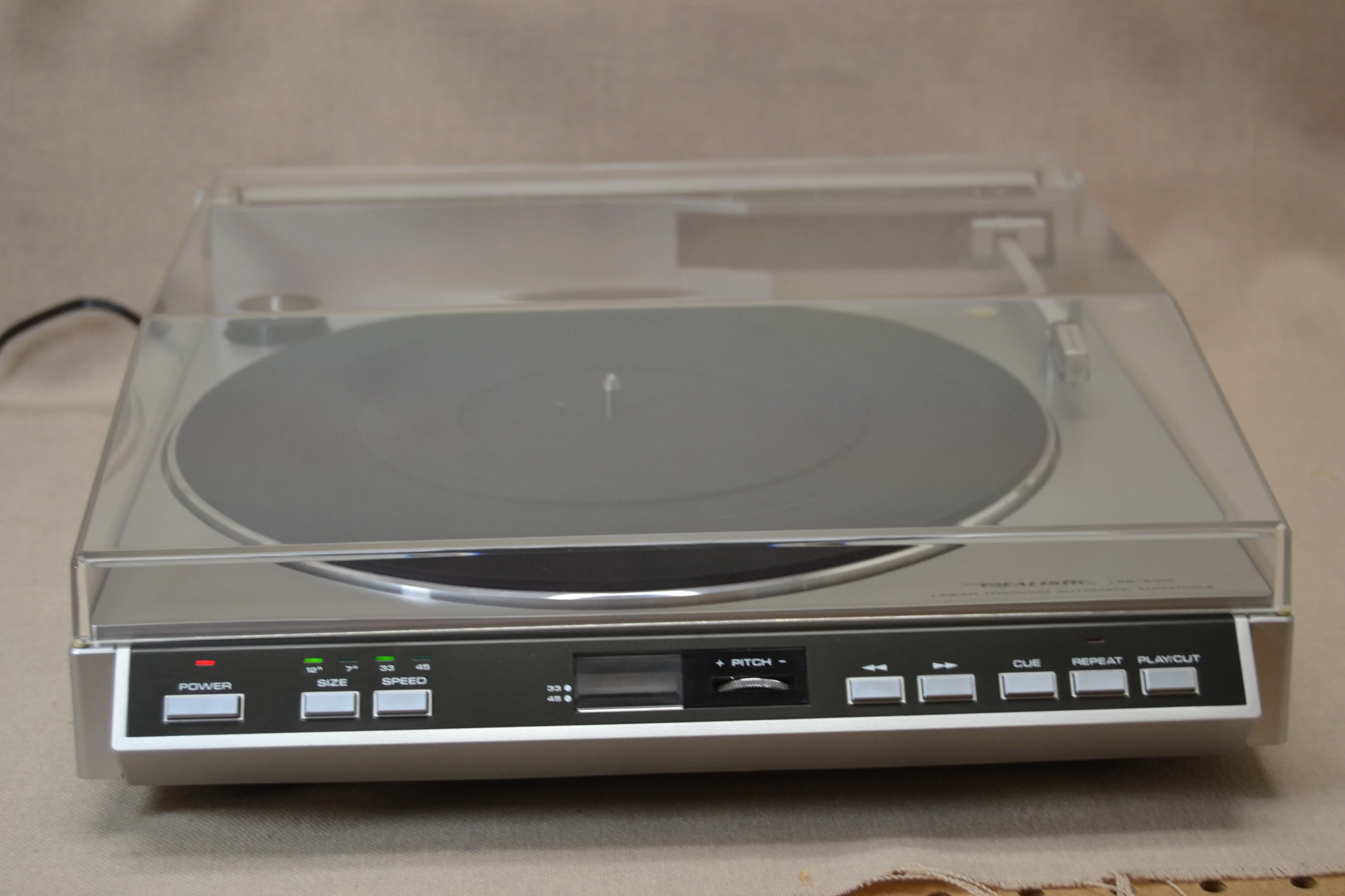 Realistic LAB2100 Linear Tracking Turntable * Box - Image 11