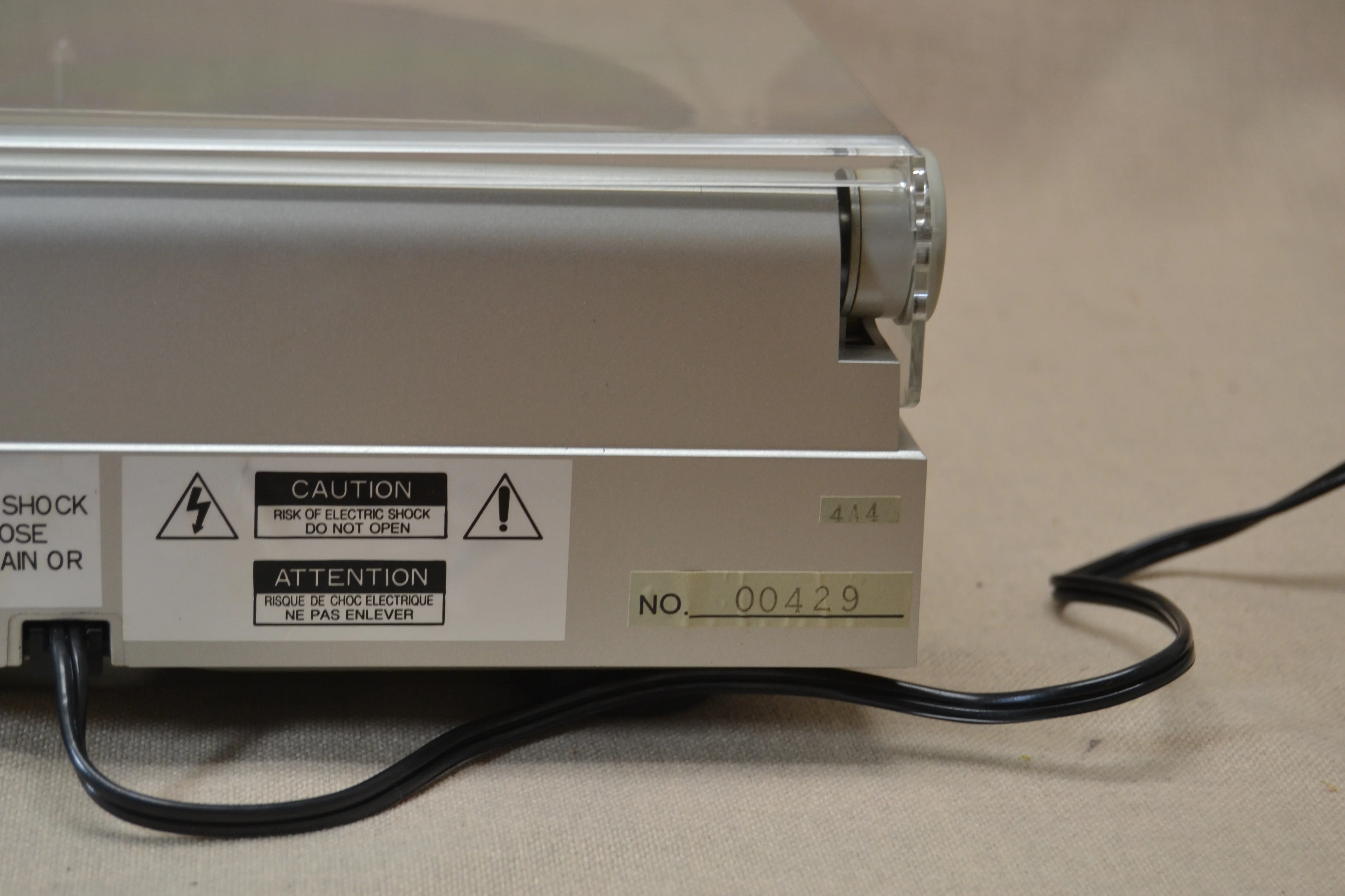 Realistic LAB2100 Linear Tracking Turntable * Box - Image 21