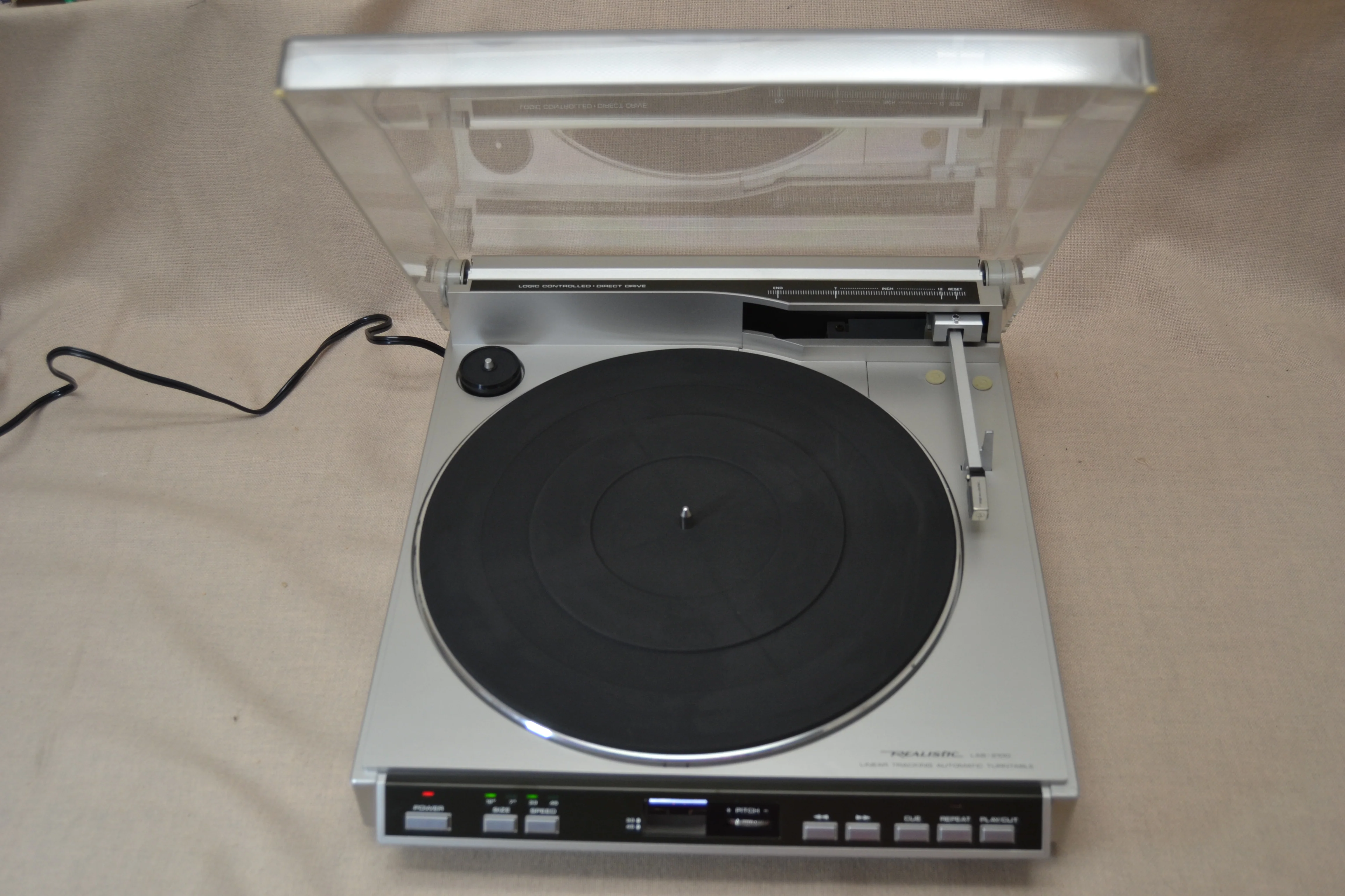 Realistic LAB2100 Linear Tracking Turntable * Box - Image 9
