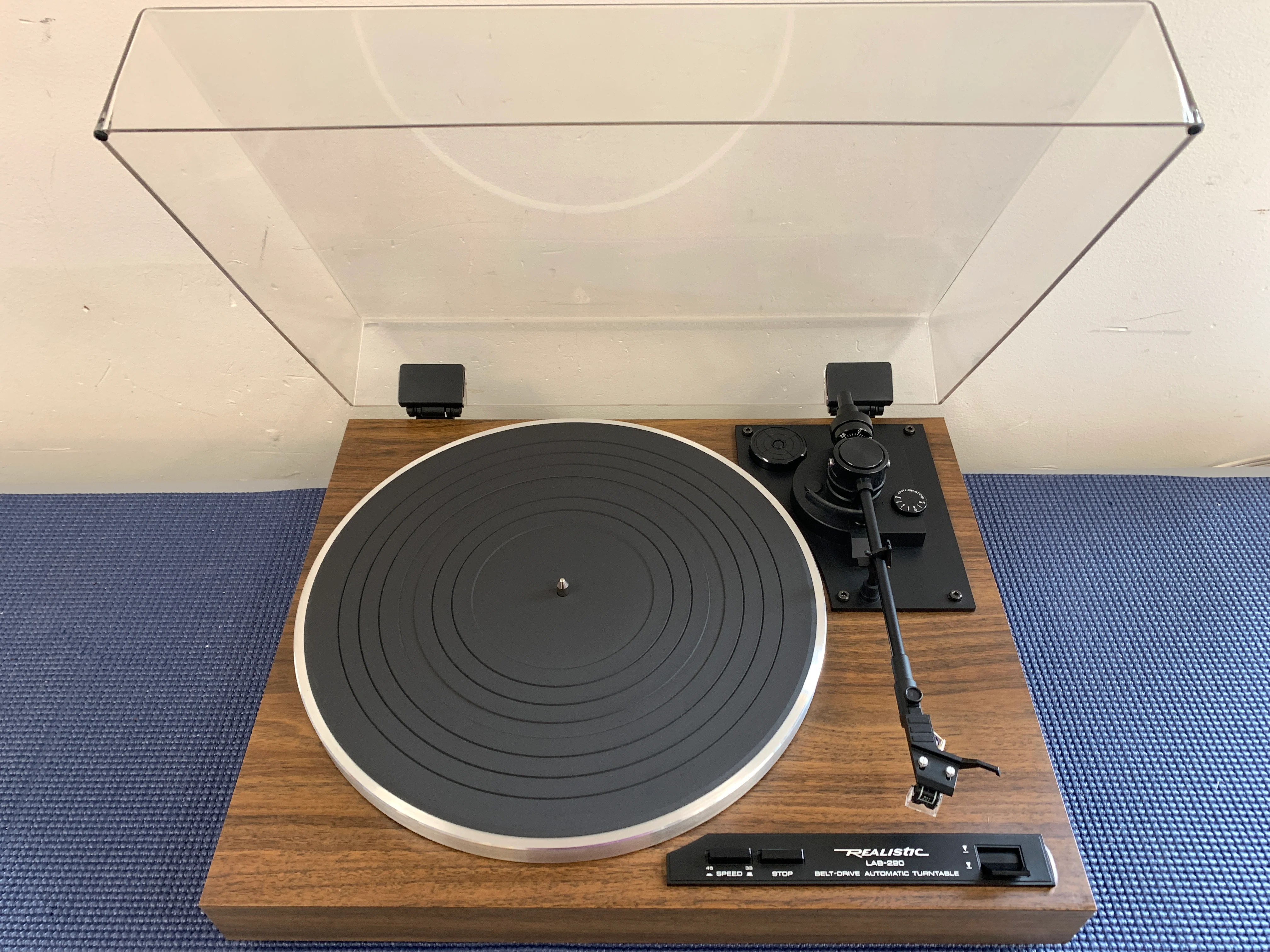 Realistic LAB290 Belt Drive Turntable - Image 2