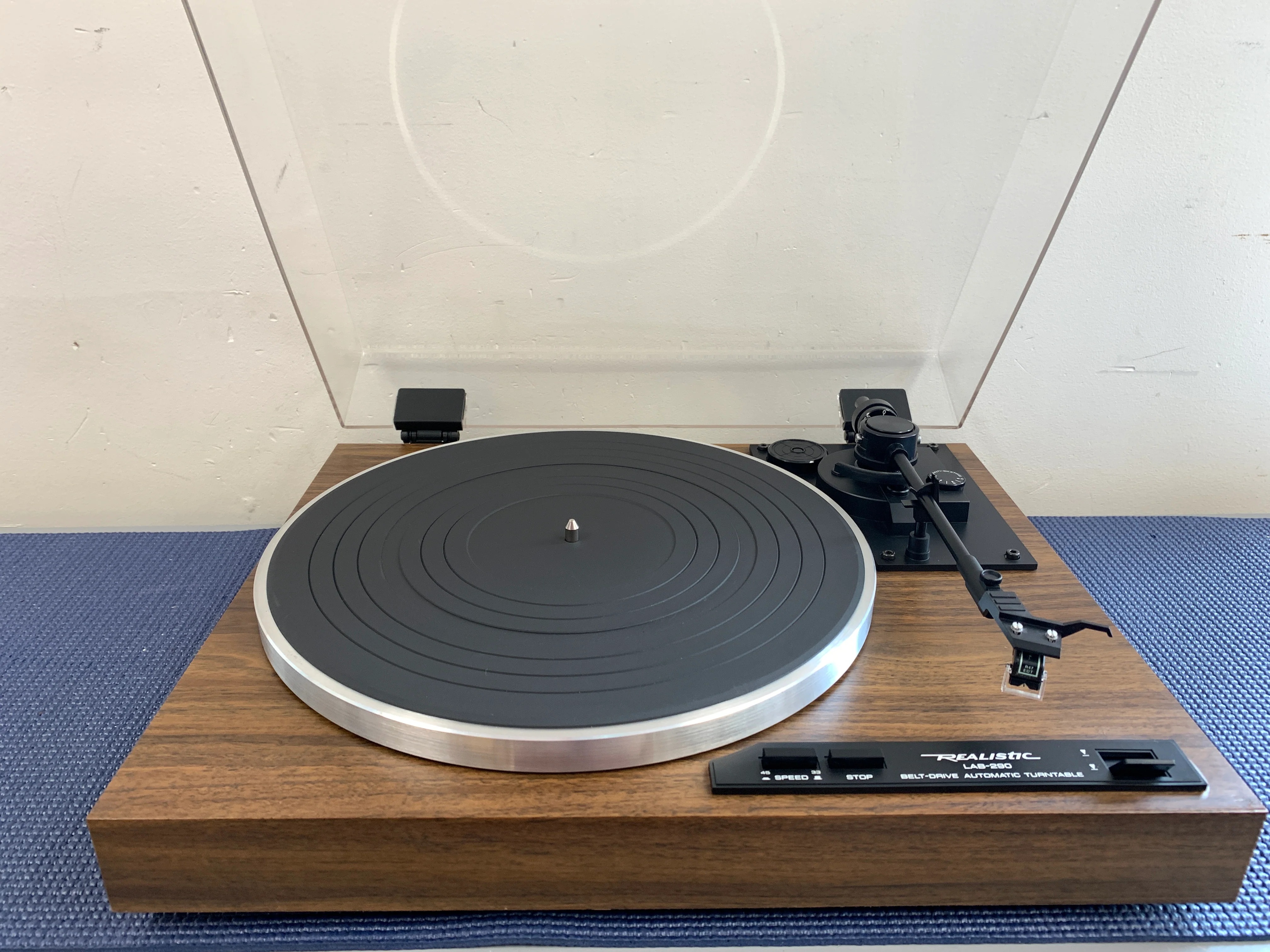 Realistic LAB290 Belt Drive Turntable - Image 9